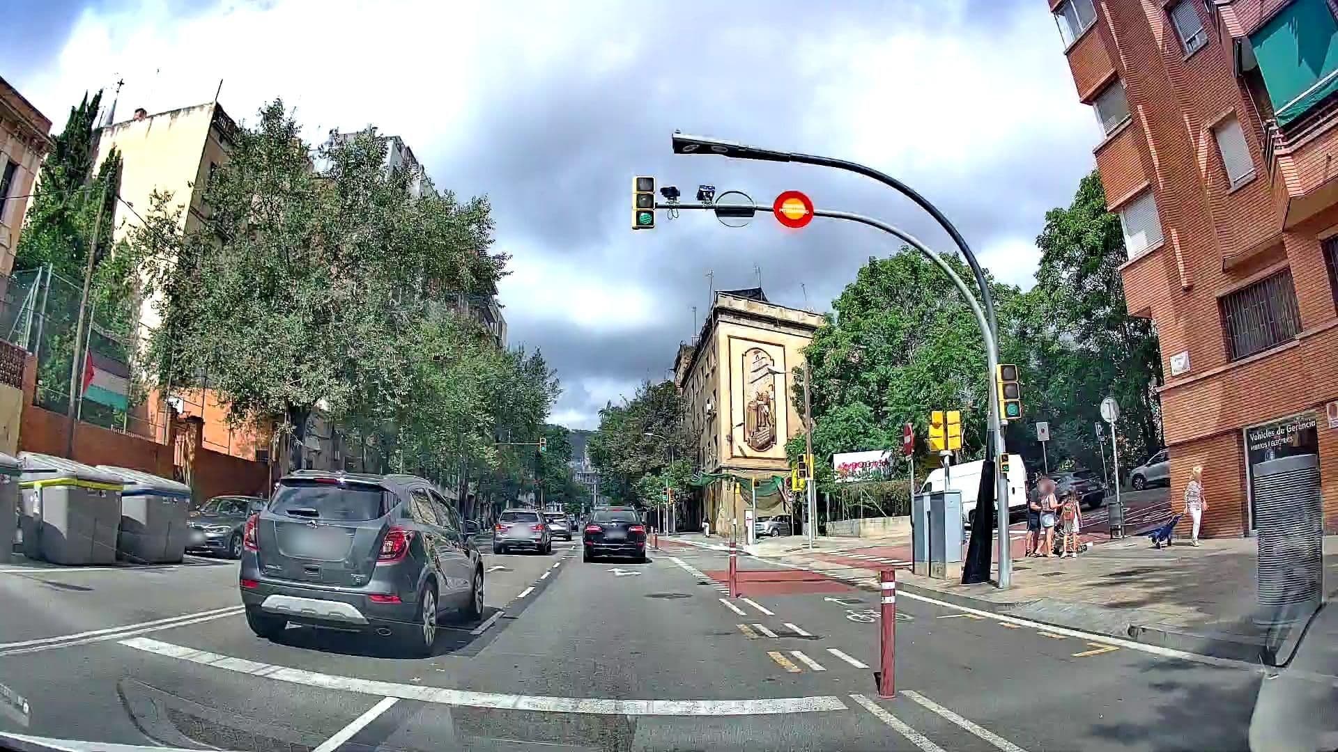 Street view near Atalaya de Montujar, Vallcarca — © m_esp_32 (CC BY-SA · Mapillary)