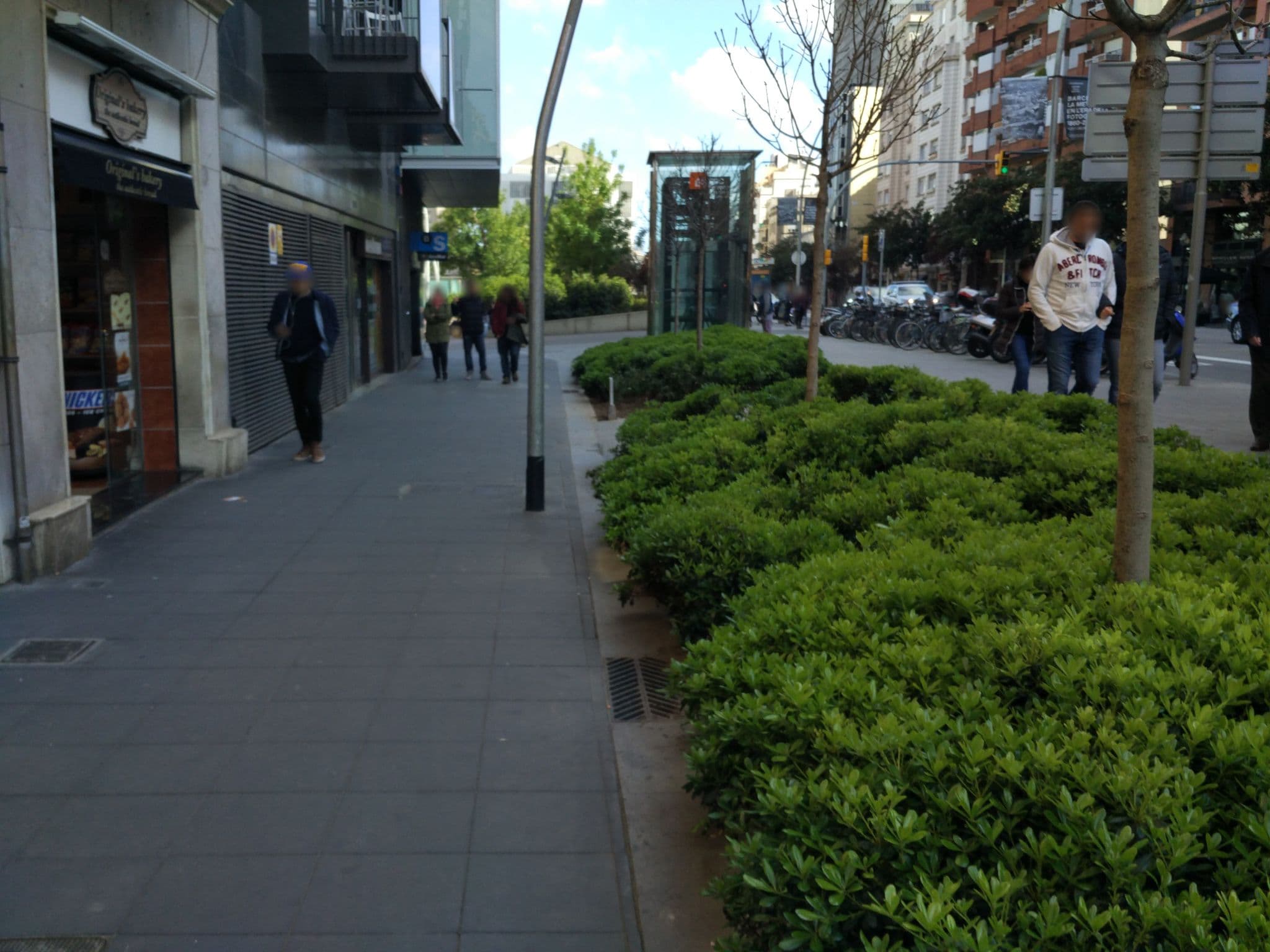 Street view near City Stays Diagonal Magnolia Apartments, Gràcia — © pstng (CC BY-SA · Mapillary)