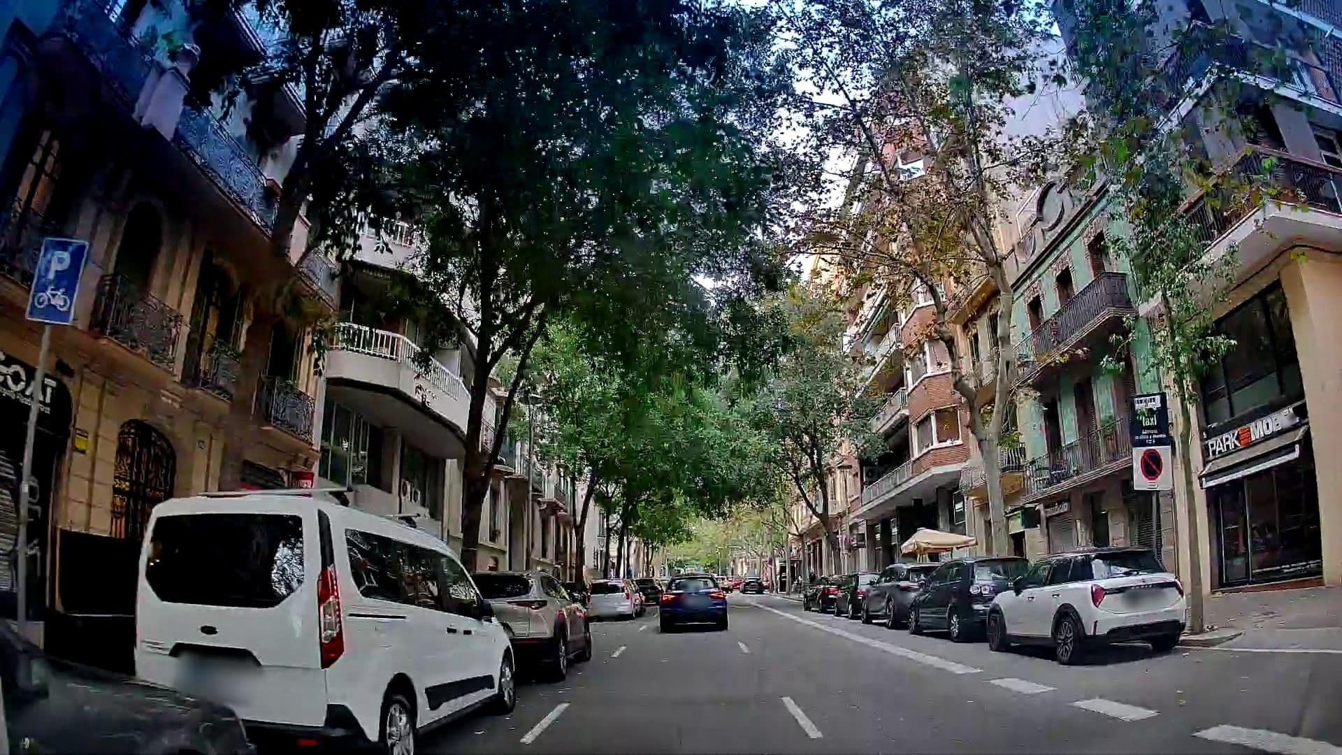 Street view near BBB - Casanova Guest House, l'Antiga Esquerra de l'Eixample — © m_esp_32 (CC BY-SA · Mapillary)
