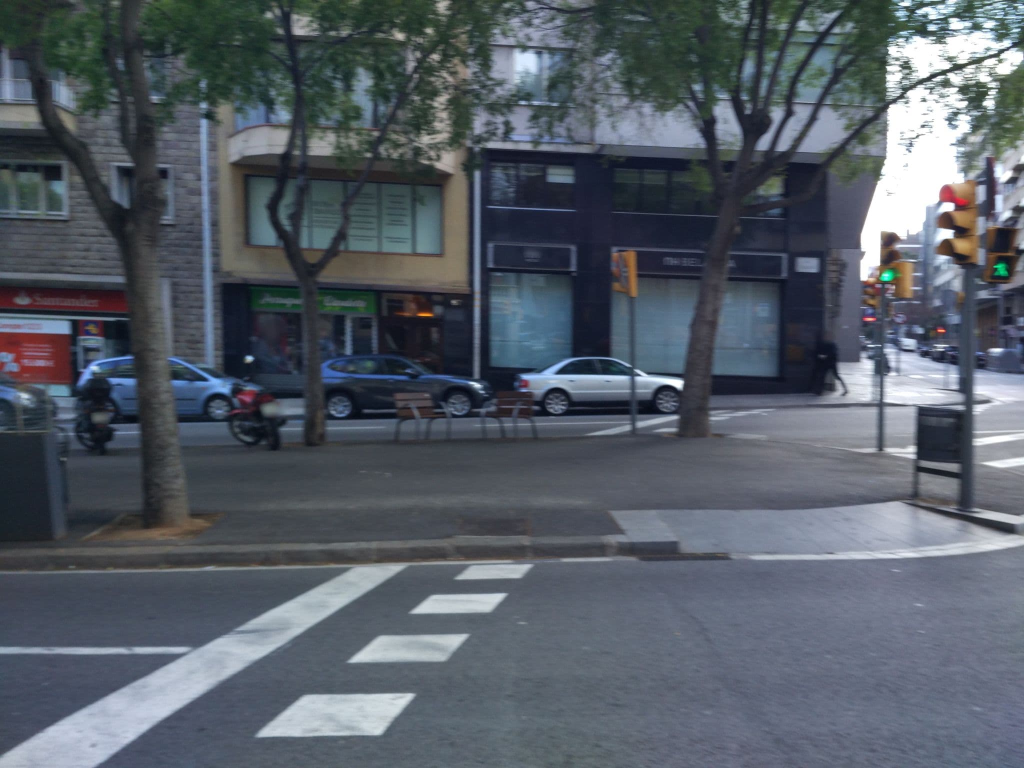 Street view near Hotel NH Belagua, Gràcia — © pstng (CC BY-SA · Mapillary)