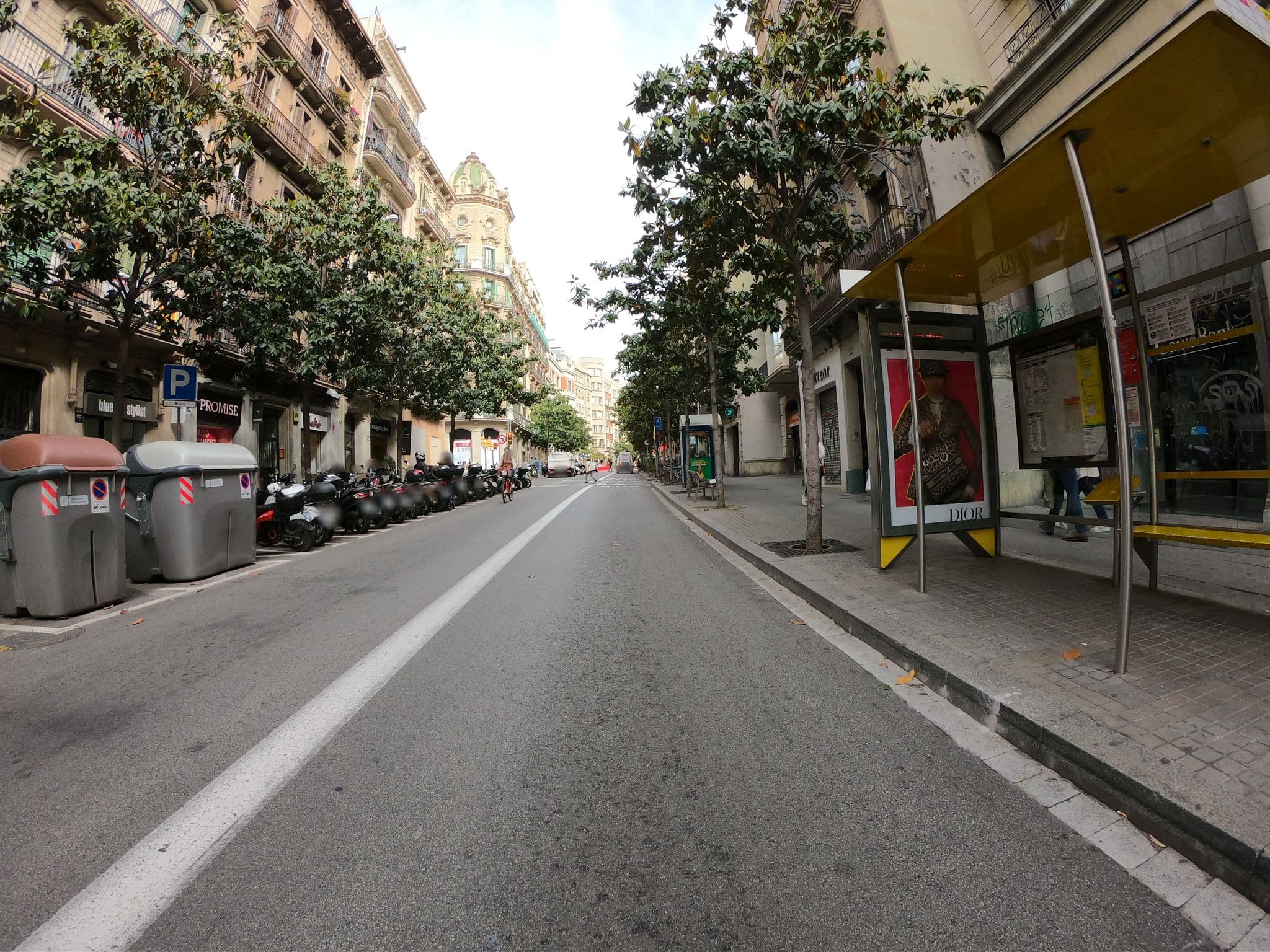 Street view near Hostal San Medín, Gràcia — © rubencarbonero (CC BY-SA · Mapillary)