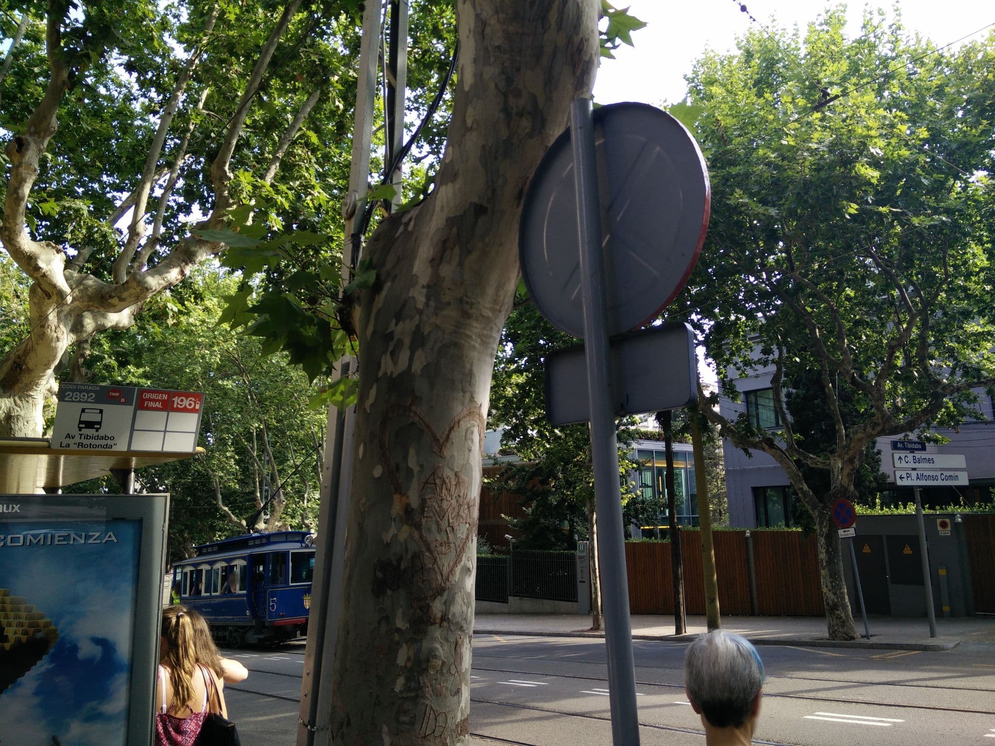 Street view near Waytostay, Vallcarca — © ccossio (CC BY-SA · Mapillary)