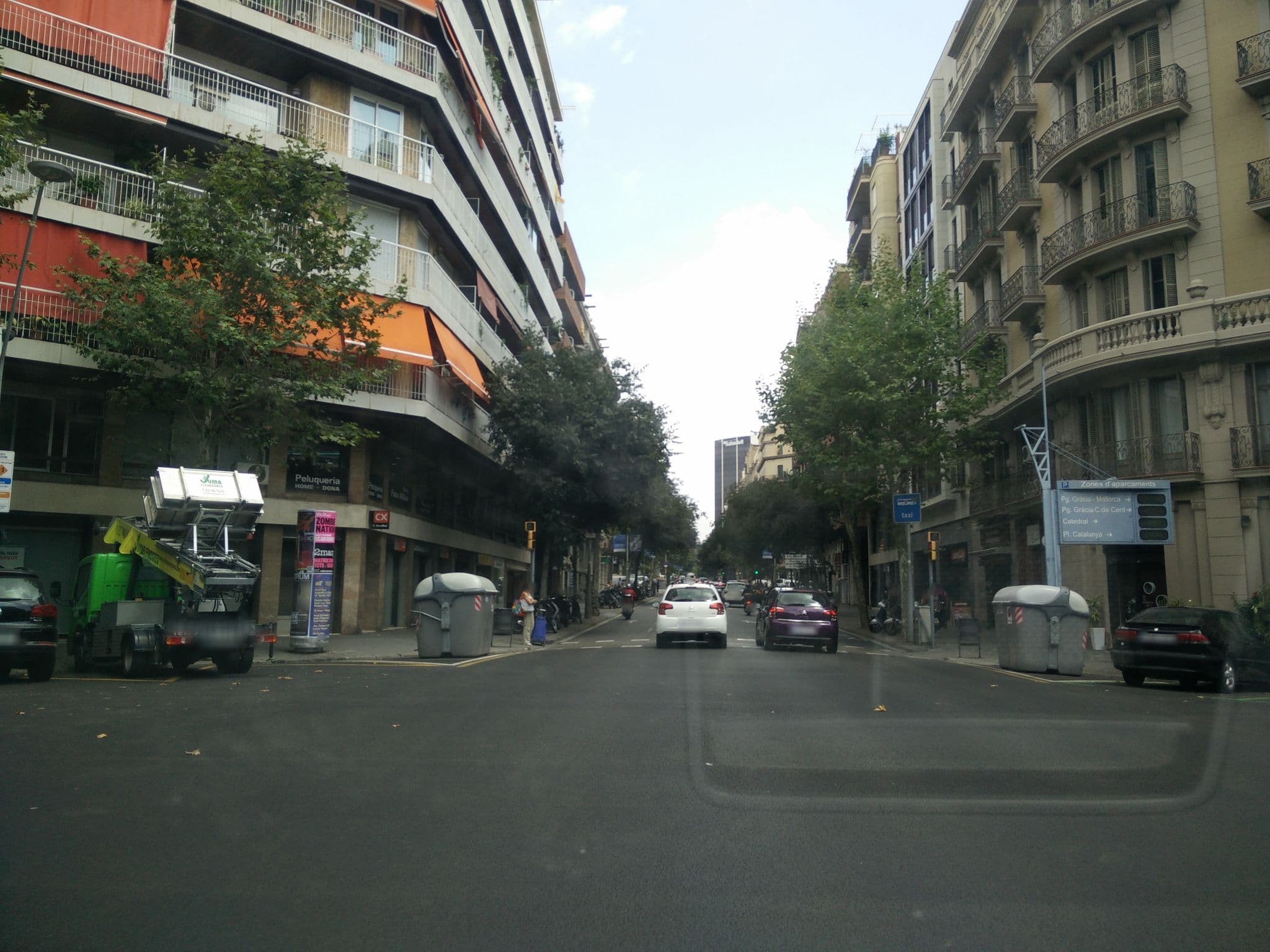 Street view near aqua hotel valencia, l'Antiga Esquerra de l'Eixample — © ccossio (CC BY-SA · Mapillary)
