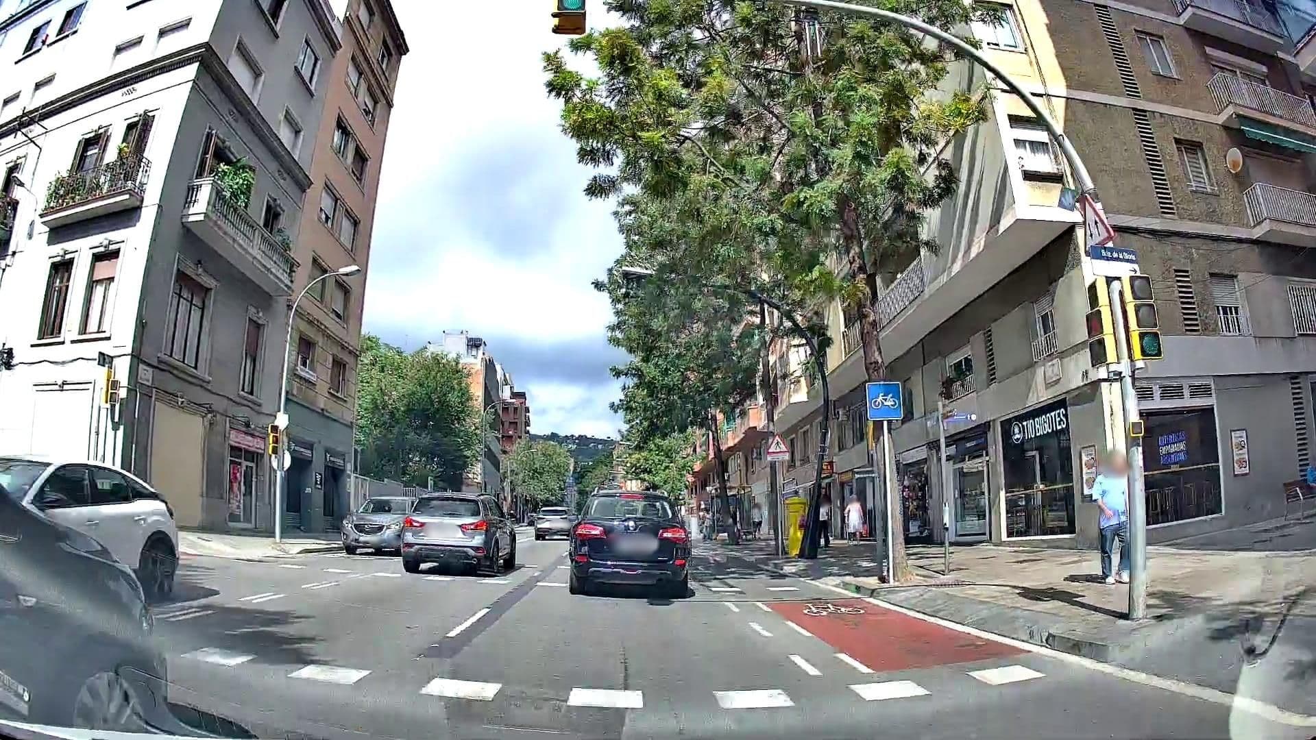 Street view near Fonda Font, Vallcarca — © m_esp_32 (CC BY-SA · Mapillary)