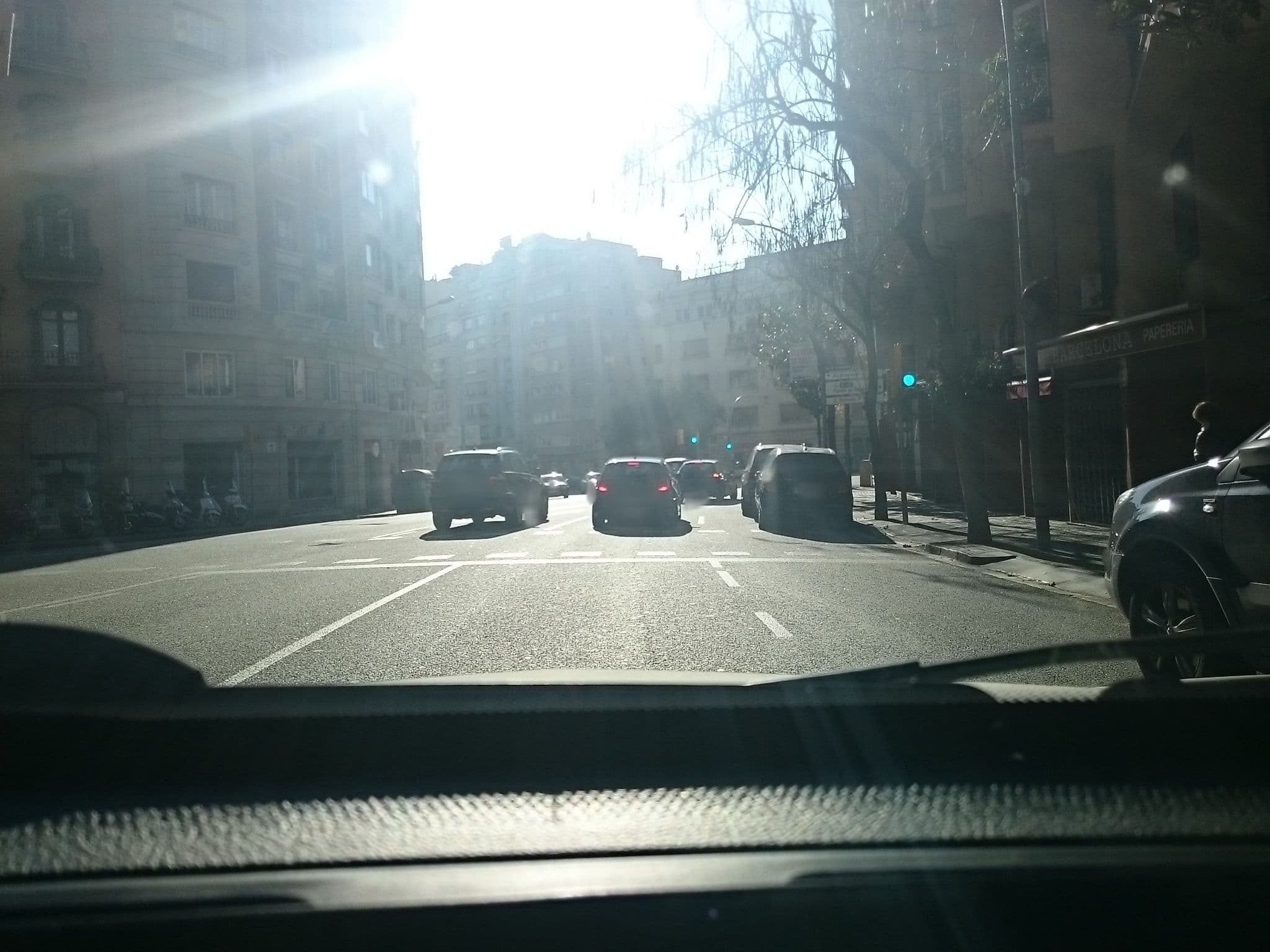 Street view near Opening Doors Gal.la, Gràcia — © bolosig (CC BY-SA · Mapillary)