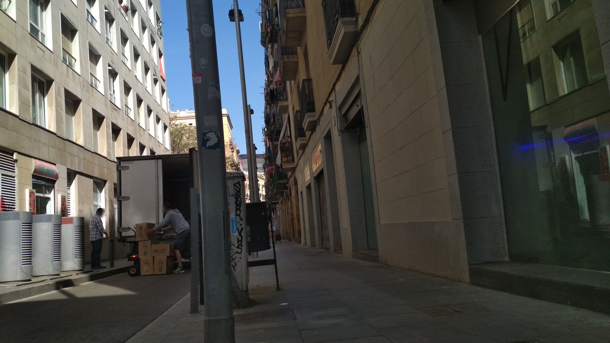 Street view near Be Ramblas Hotel - Barcelona, Ciutat Vella — © toniserra (CC BY-SA · Mapillary)