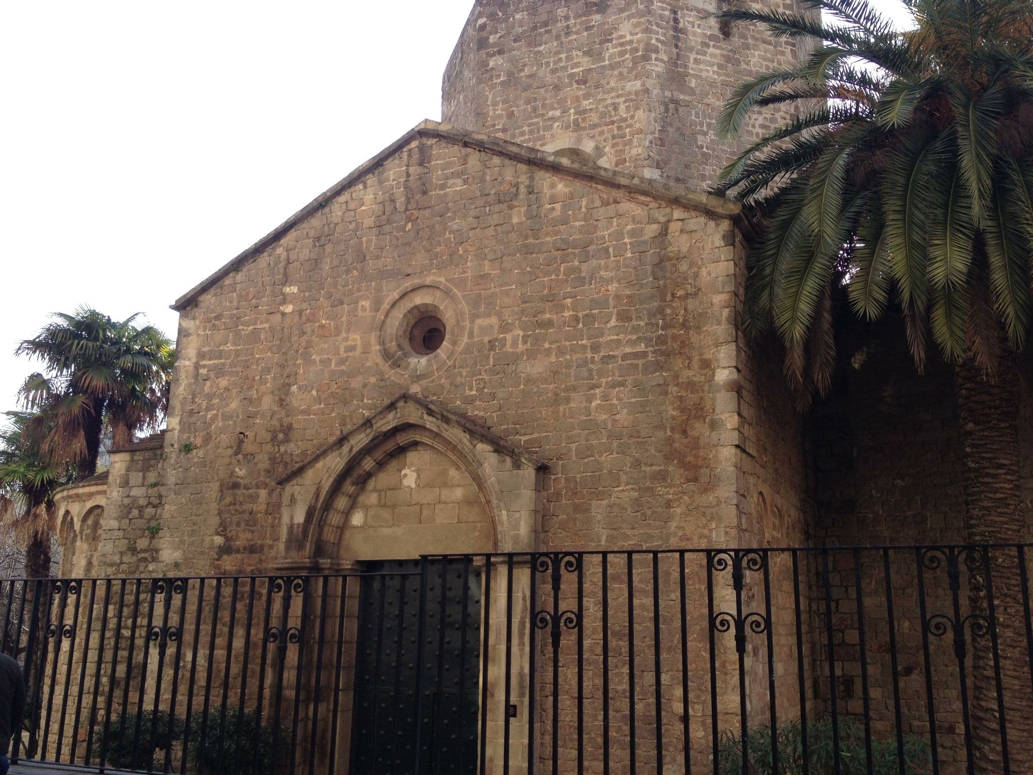 Street view near Ночлежка Sant Pau 96, el Raval — © yubin (CC BY-SA · Mapillary)