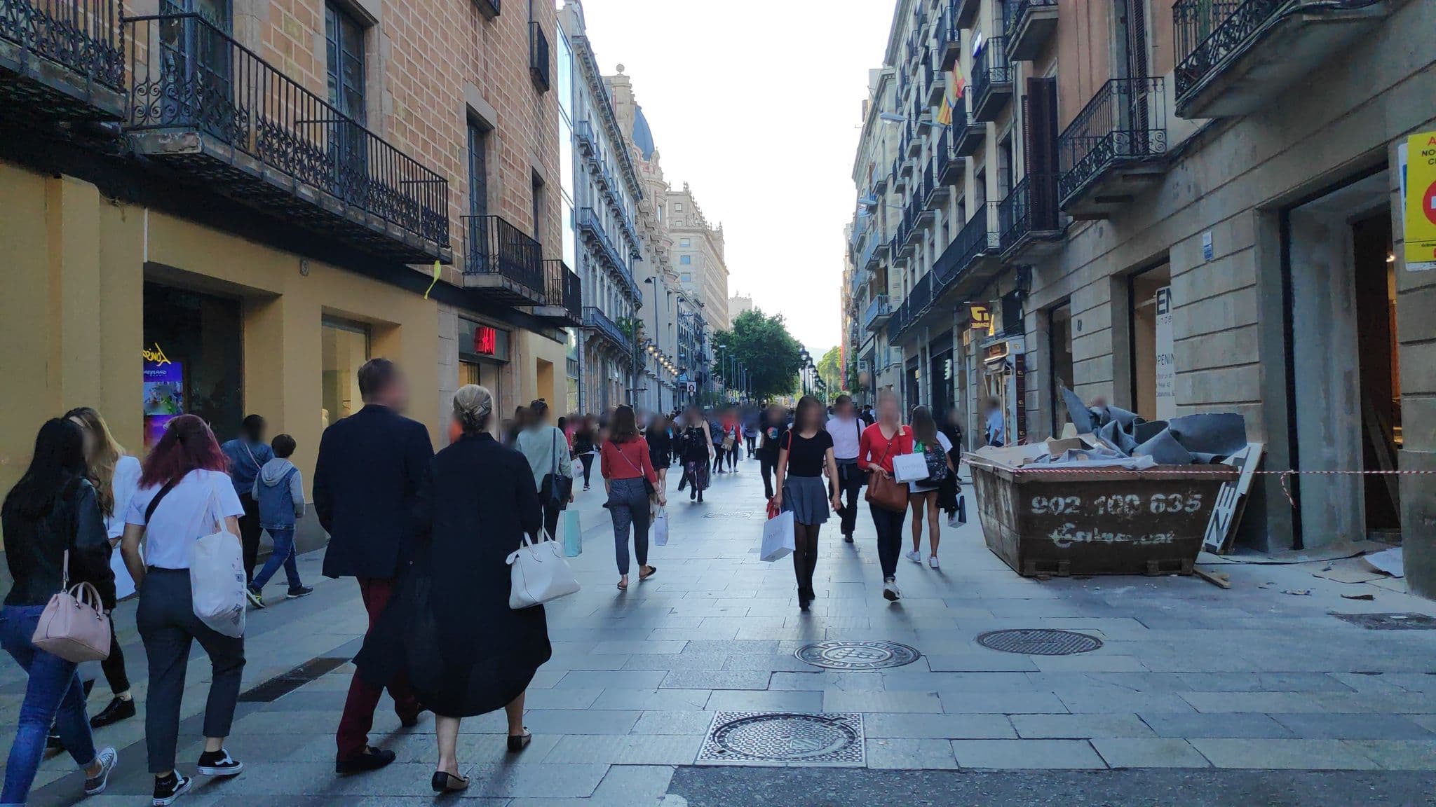 Street view near 가까워민박, Barri Gòtic — © albertandaluz (CC BY-SA · Mapillary)