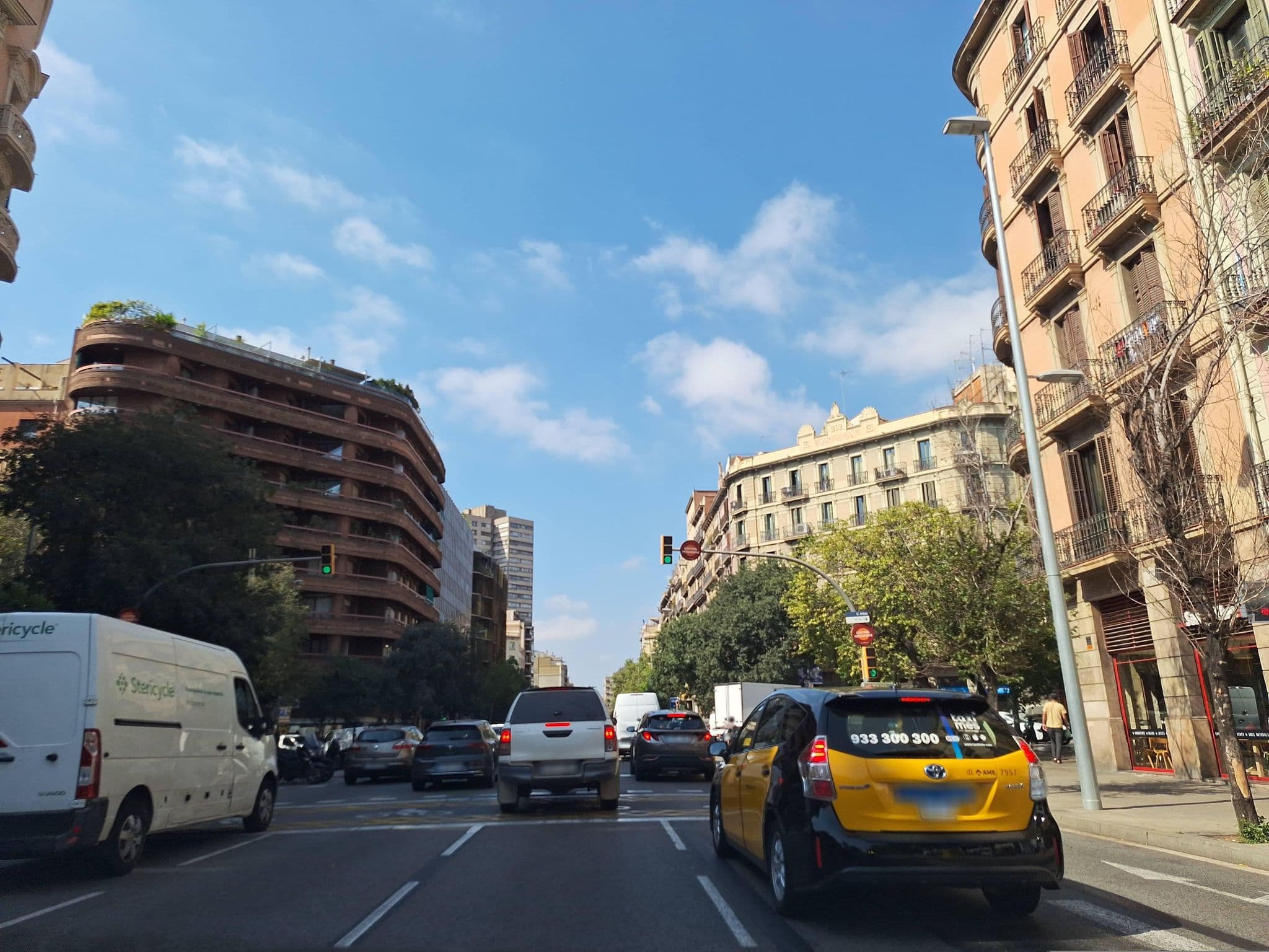 Street view near Staff Hotel, Barcelona — © Albergarri788 (CC BY-SA · Mapillary)