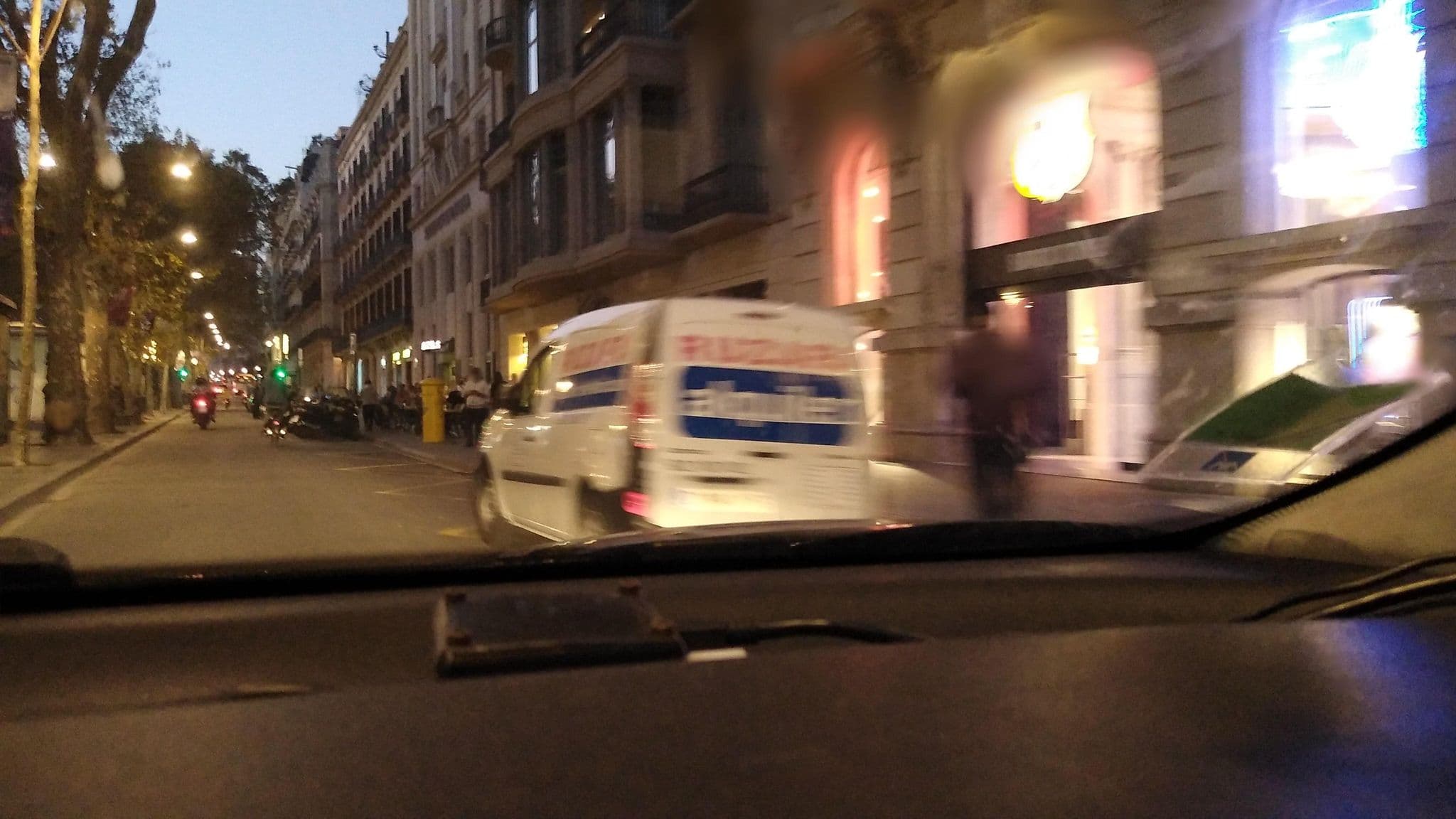 Street view near Hotel Montecarlo Barcelona, Barri Gòtic — © rhum (CC BY-SA · Mapillary)