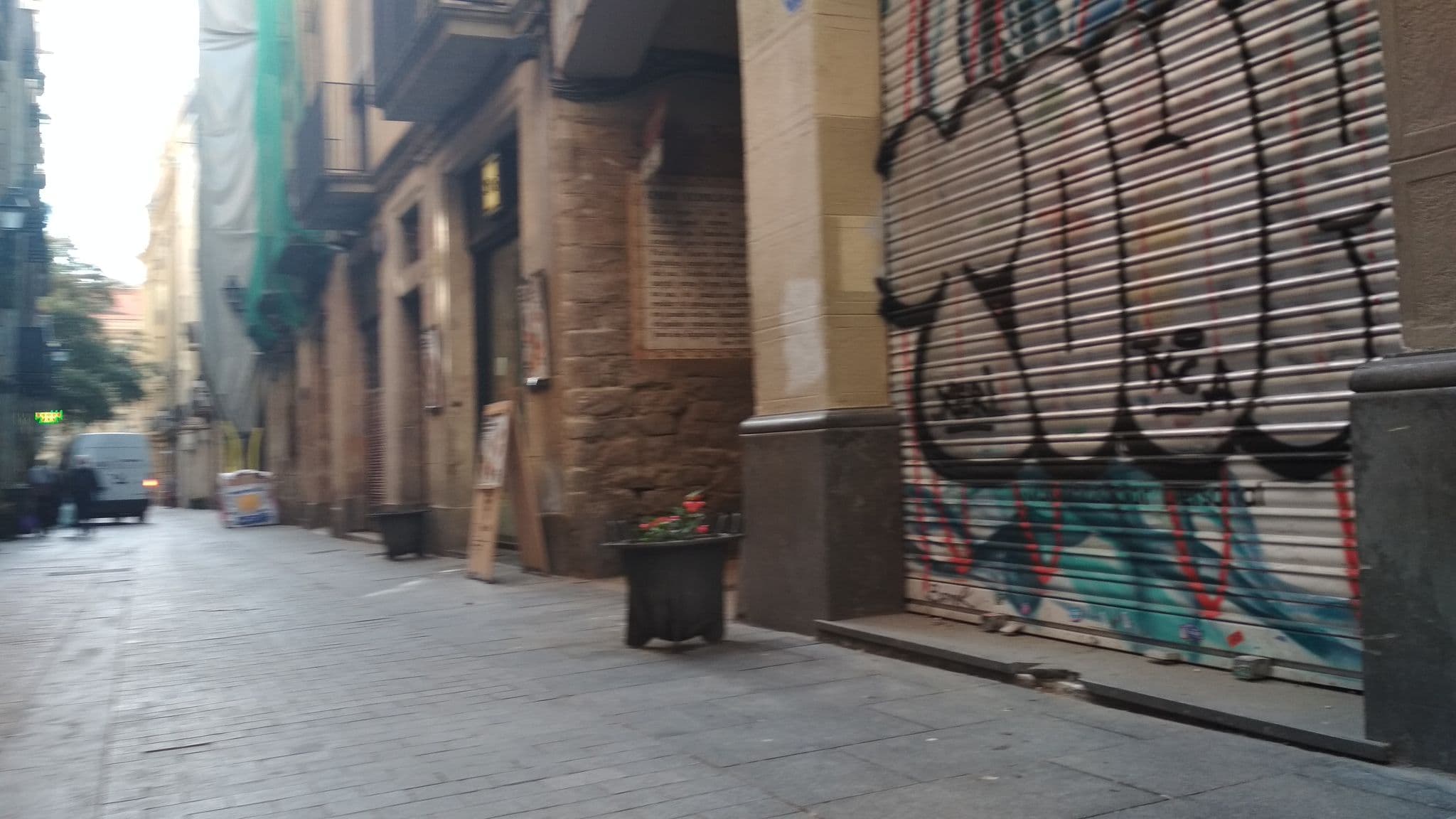 Street view near Portal del Angel Apartment Barcelona, Barri Gòtic — © toniserra (CC BY-SA · Mapillary)