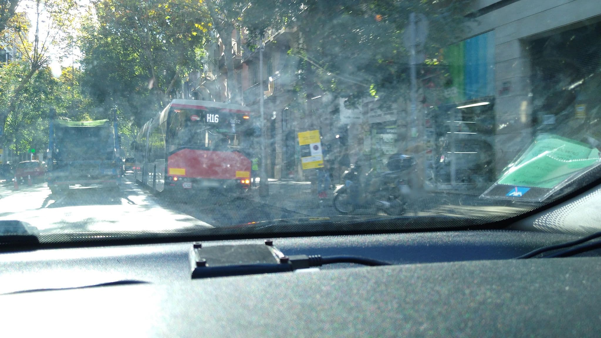 Street view near M'n bedje in het hotel, el Raval — © rhum (CC BY-SA · Mapillary)
