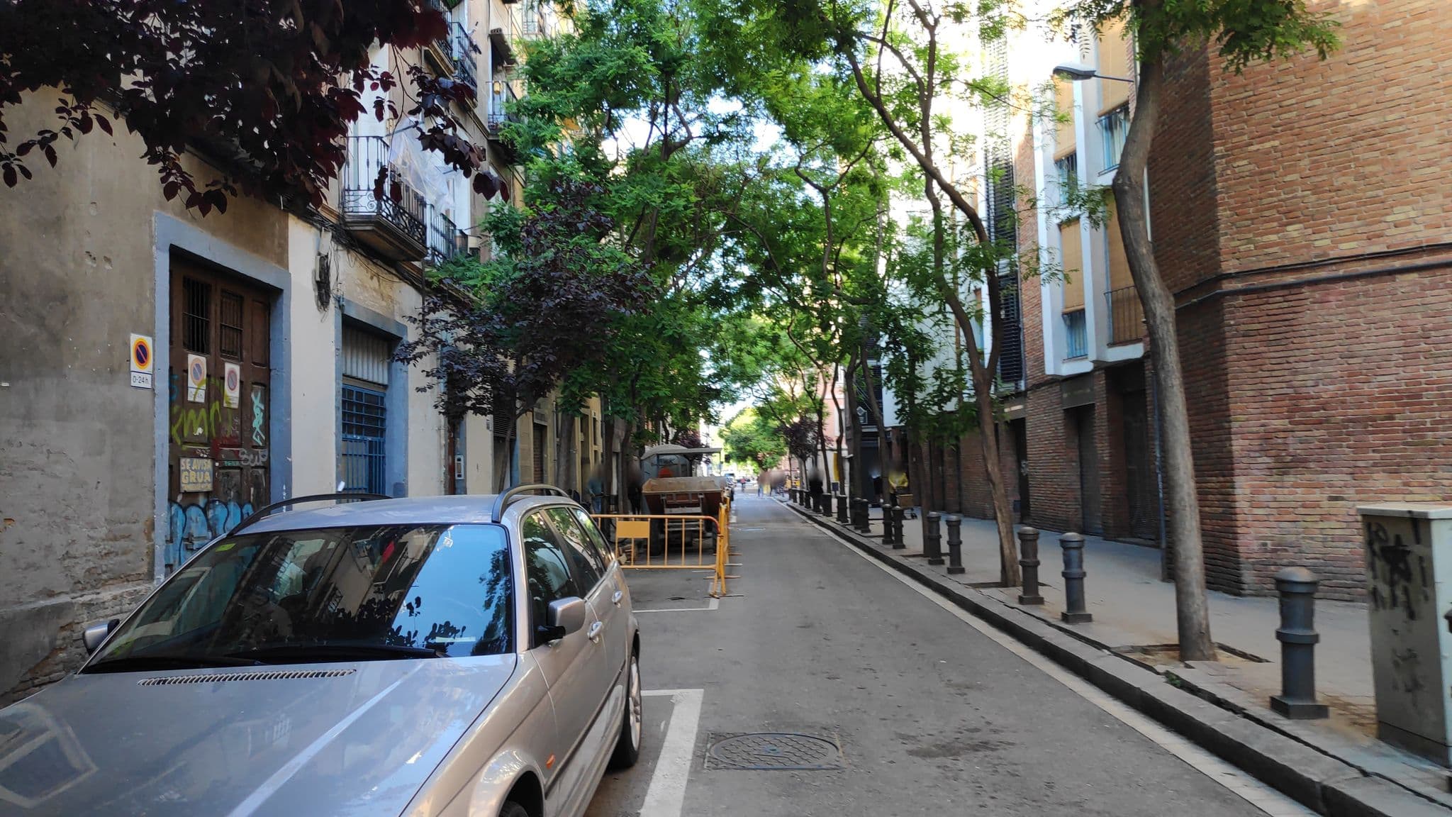 Street view near AirB&B Artem, la Barceloneta — © albertandaluz (CC BY-SA · Mapillary)