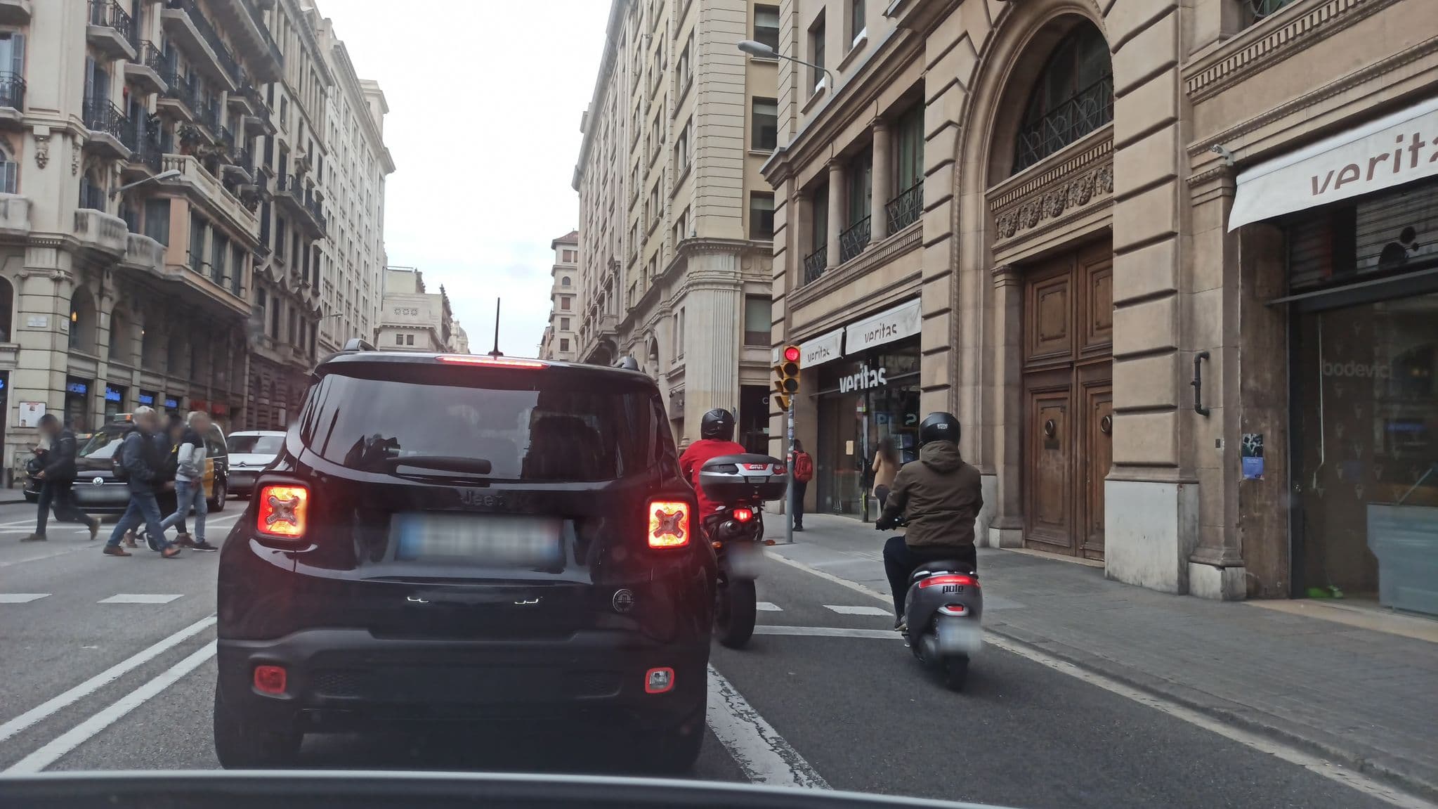 Street view near Dakterras hotelleke spanje, Barri Gòtic — © yopaseopor (CC BY-SA · Mapillary)