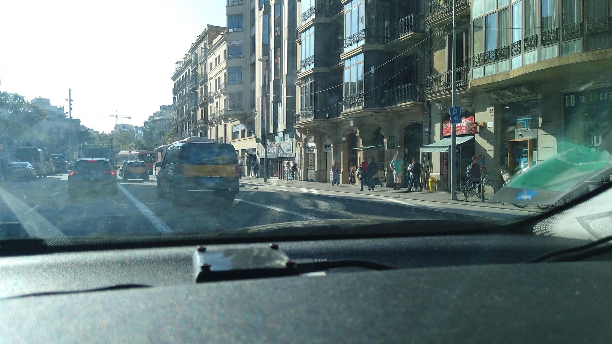 Street view near BCN Youth Hostel, Eixample — © rhum (CC BY-SA · Mapillary)