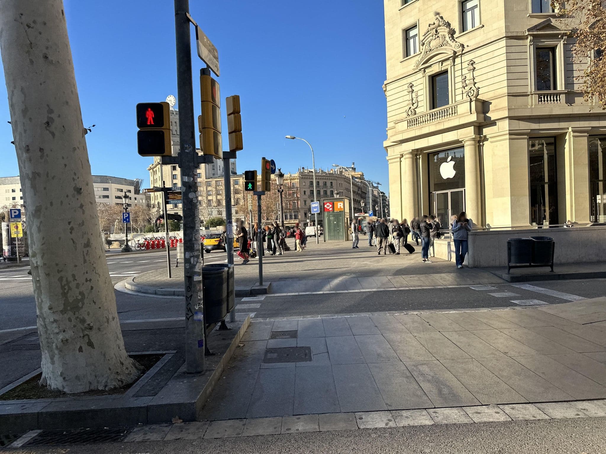 Street view near Plaza Catalunya II BC, Eixample — © RSTQ (CC BY-SA · Mapillary)