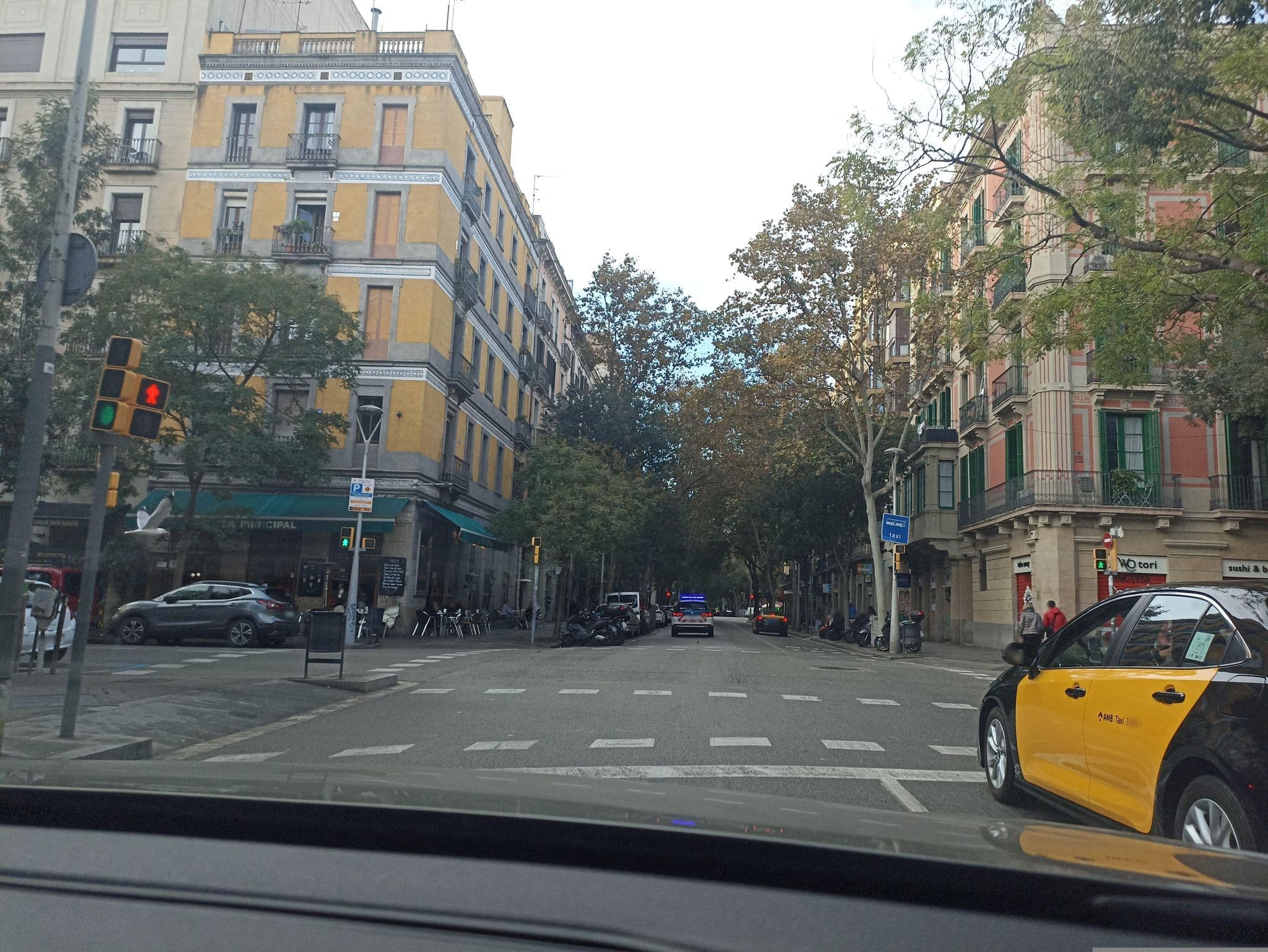 Street view near Hostal Plaza De Goya, Eixample — © toniserra (CC BY-SA · Mapillary)
