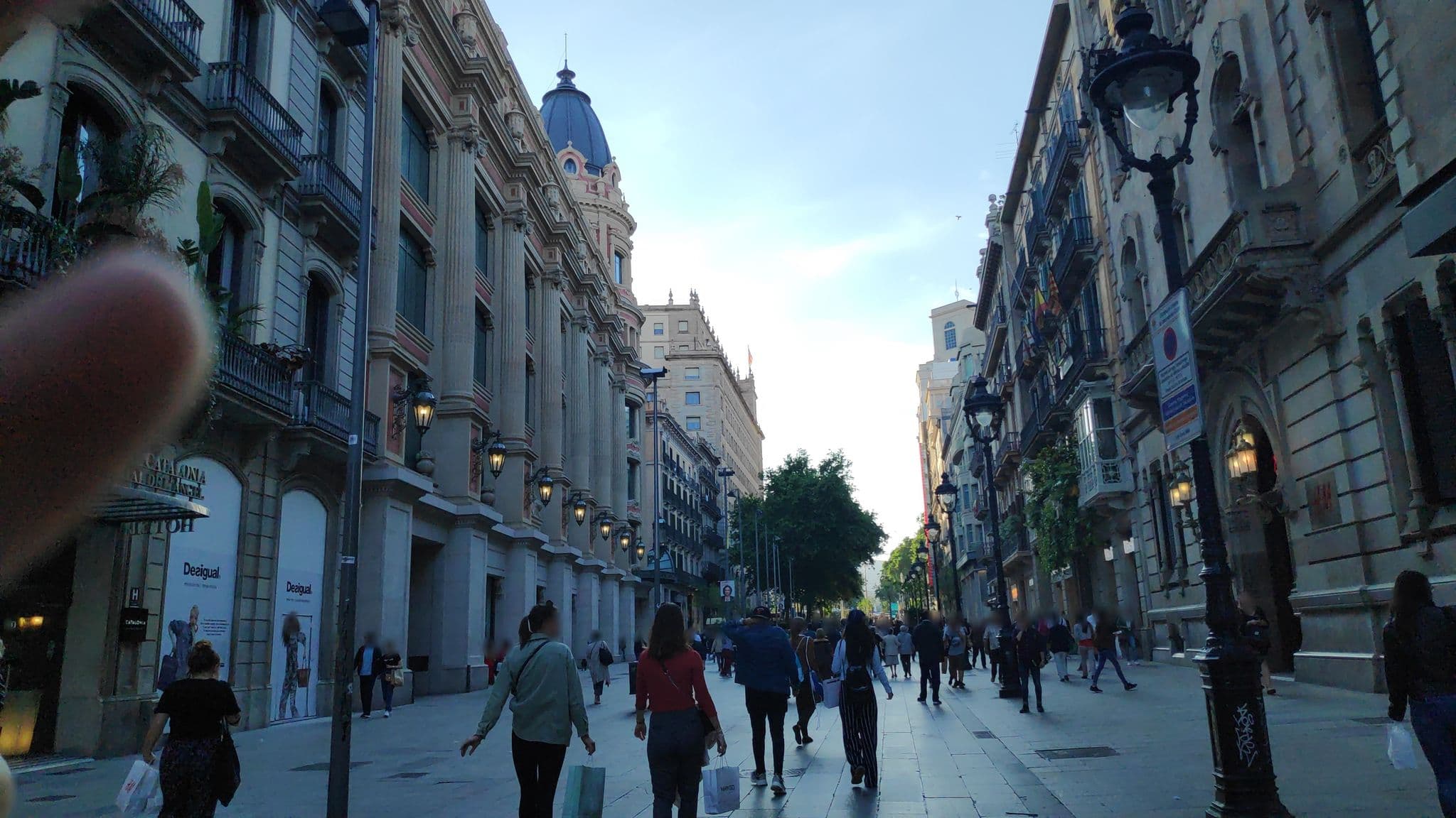 Street view near Hotel Catalonia Portal de l'Àngel, Barri Gòtic — © albertandaluz (CC BY-SA · Mapillary)