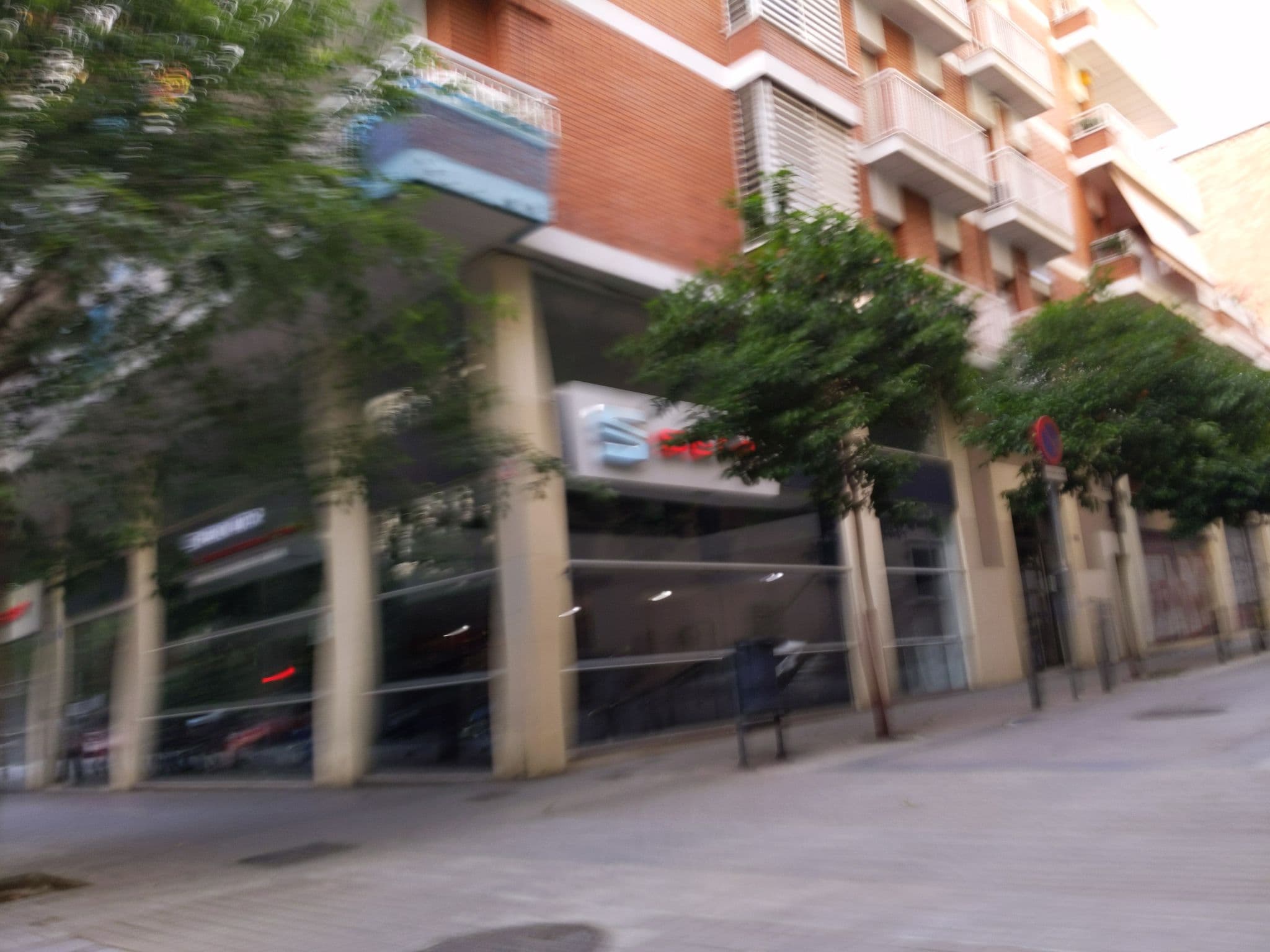 Street view near Az Barcelona Center, Barcelona — © morrocoyvolador (CC BY-SA · Mapillary)