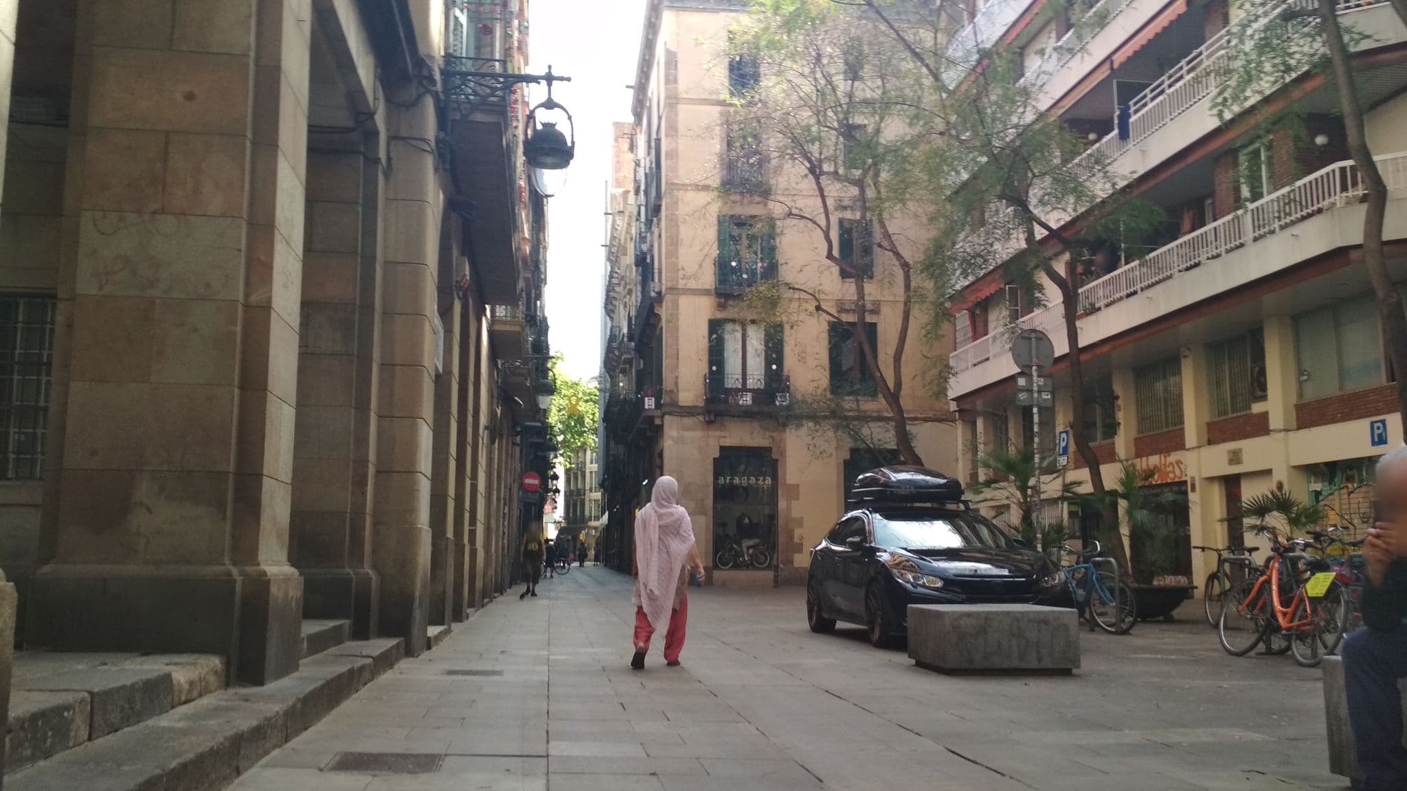 Street view near Soul Surfer BCN, el Raval — © toniserra (CC BY-SA · Mapillary)