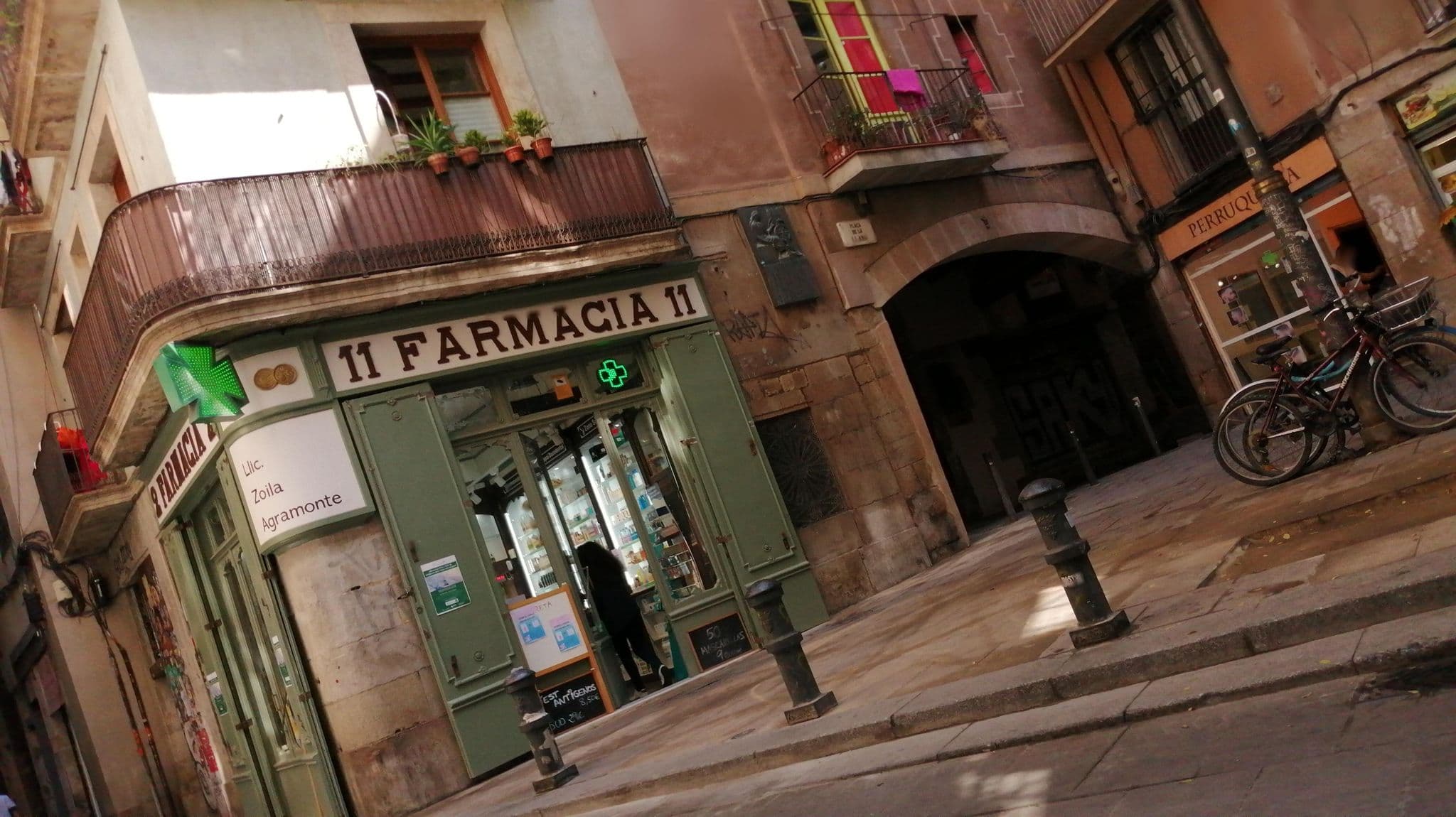 Street view near Barcelona Mercaders Apartments, Sant Pere, Santa Caterina i La Ribera — © alememex (CC BY-SA · Mapillary)