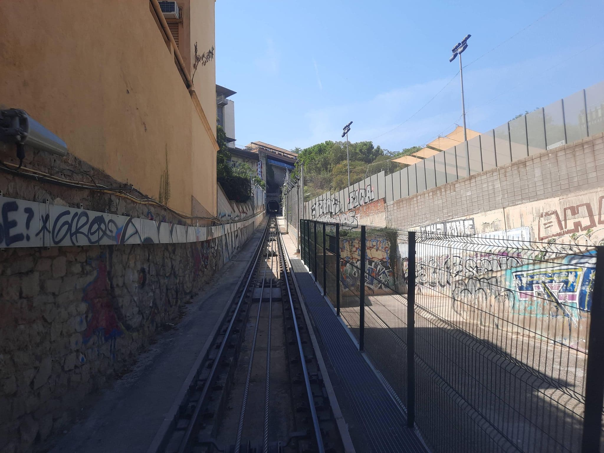 Street view near Habitaciones Barcelona, Poble Sec — © ondrejlopatka (CC BY-SA · Mapillary)