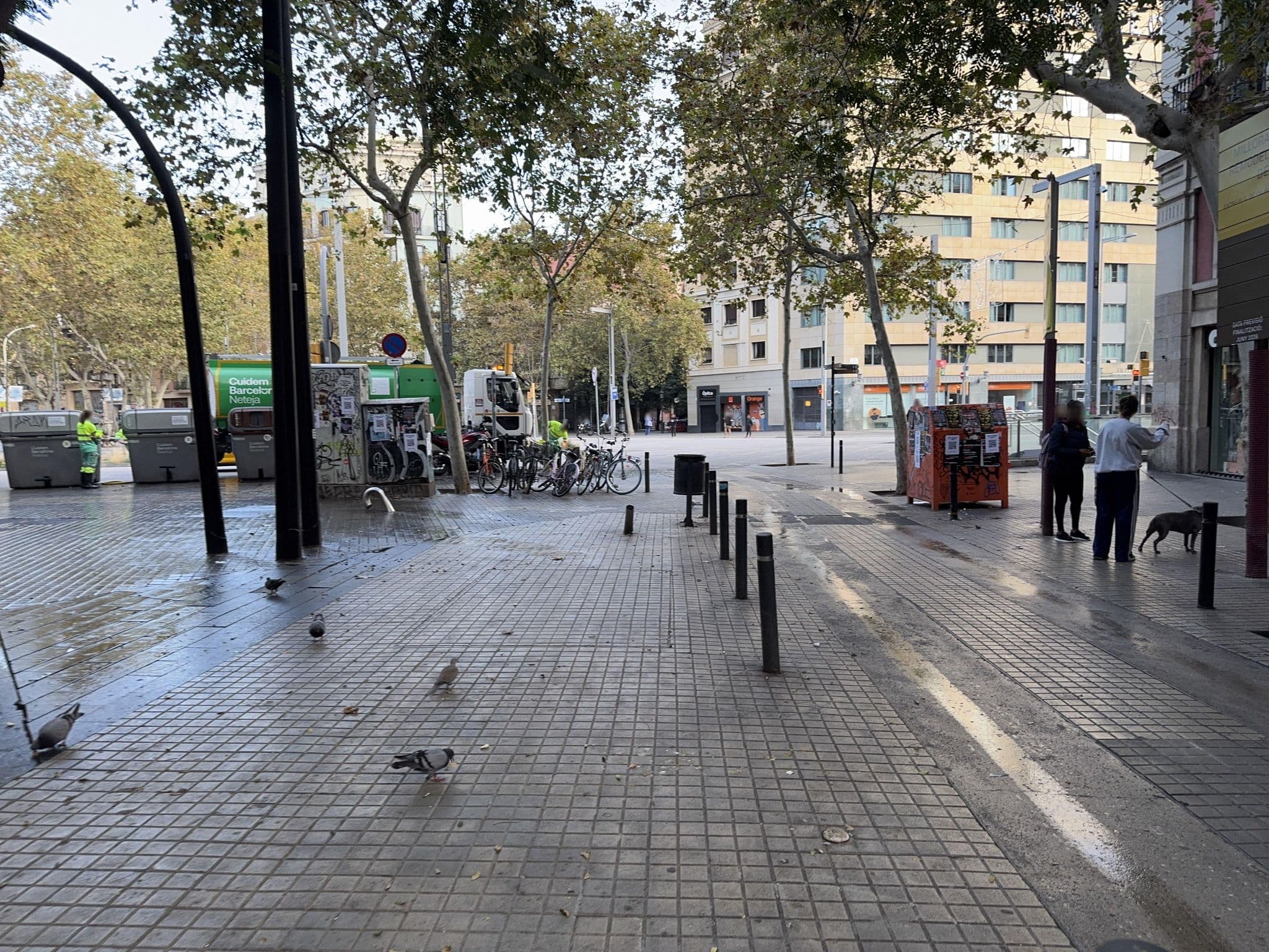 Street view near Pension Iniesta, Poble Sec — © kino (CC BY-SA · Mapillary)