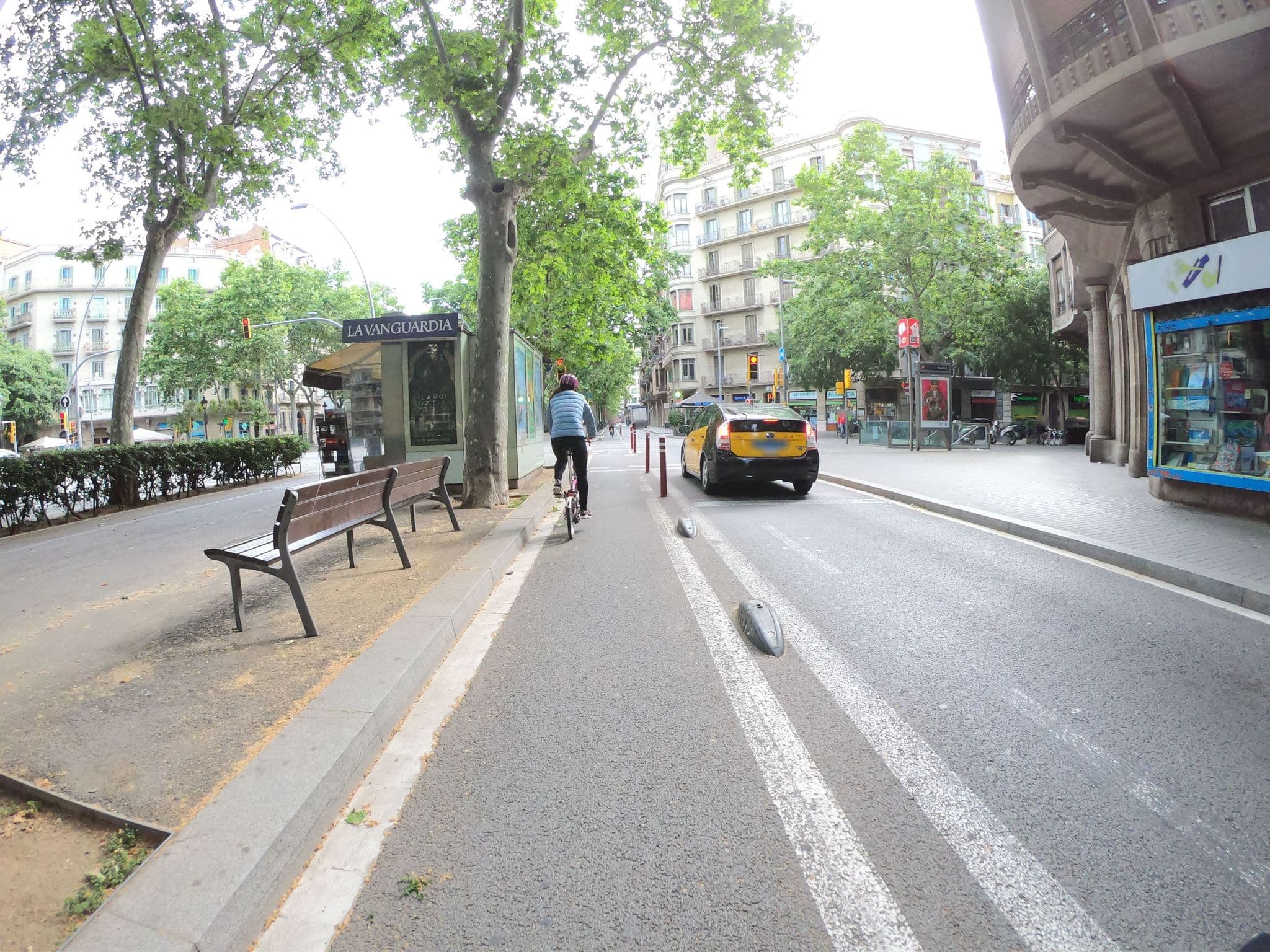 Street view near Barcelona4Seasons Holiday Apartment Viladomat, Sant Antoni — © rubencarbonero (CC BY-SA · Mapillary)