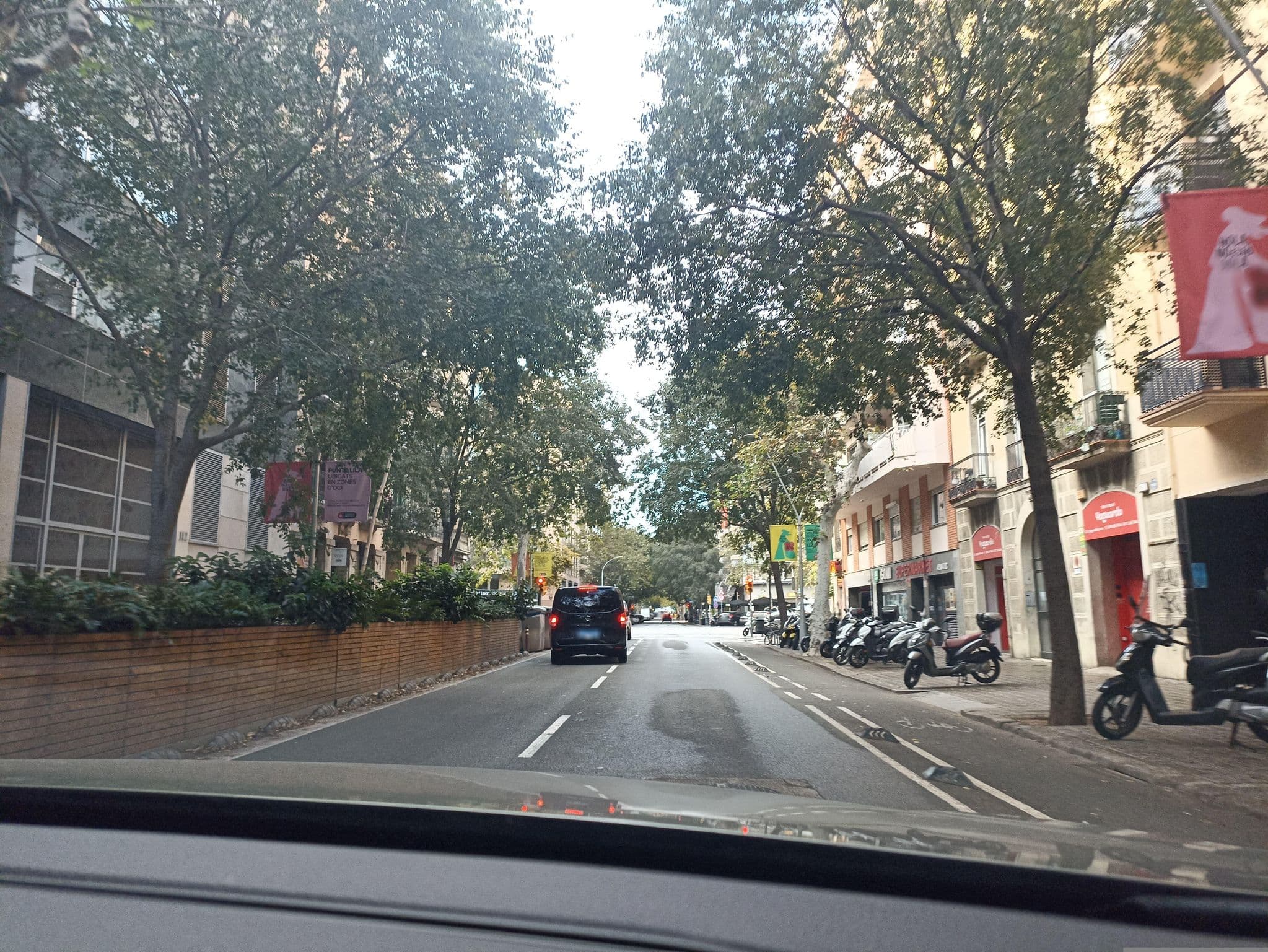 Street view near Sleeping Inn Barcelona, Sant Antoni — © toniserra (CC BY-SA · Mapillary)
