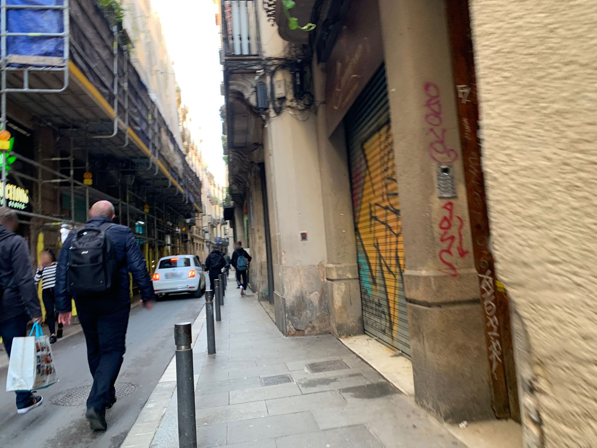 Street view near hostel barcelona gotic, Barri Gòtic — © egorka (CC BY-SA · Mapillary)