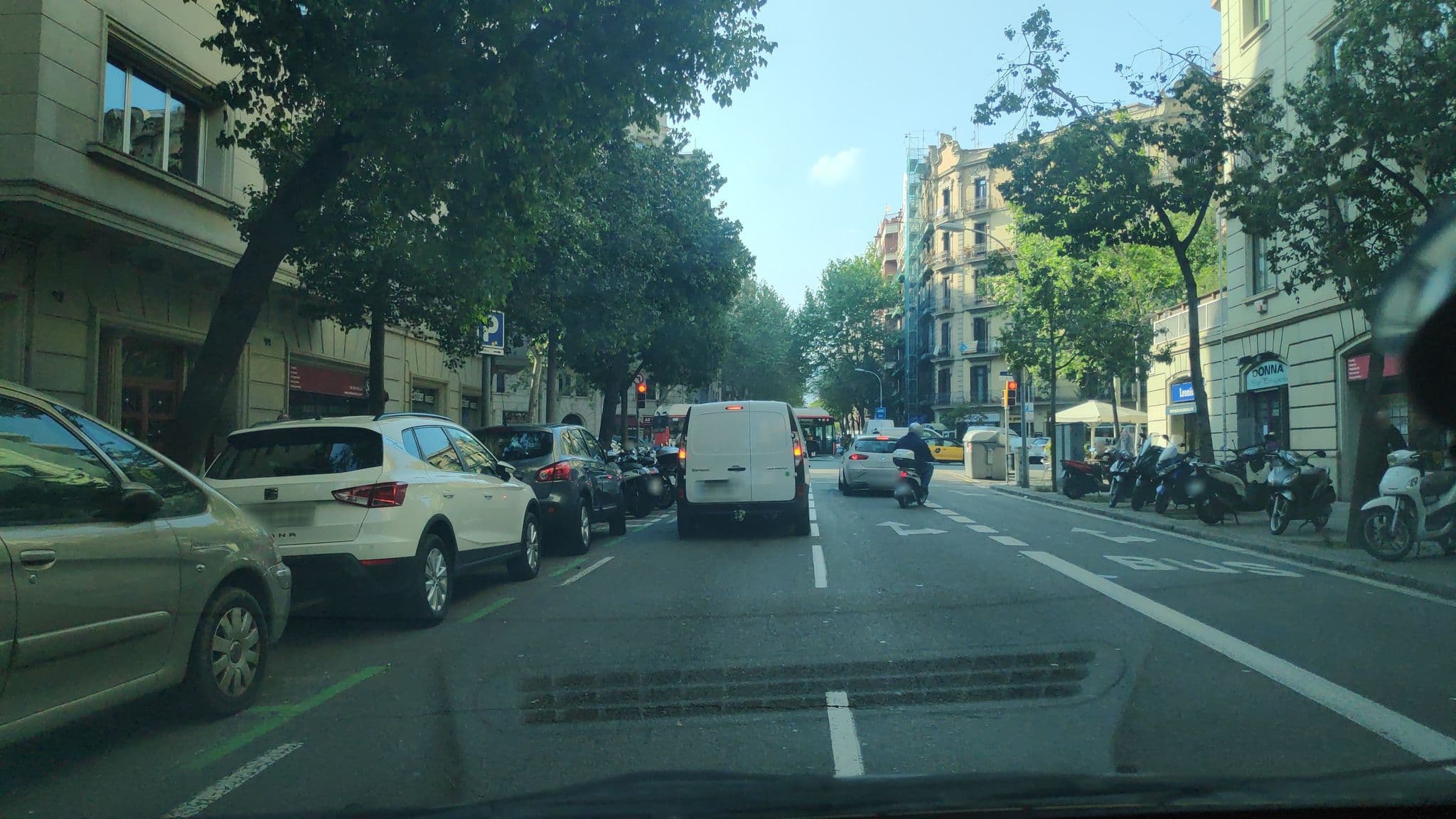 Street view near Nature is home, Barcelona — © albertandaluz (CC BY-SA · Mapillary)