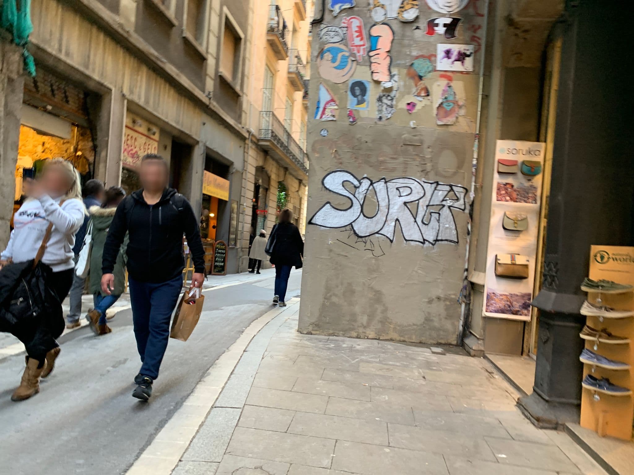 Street view near Hostal Solyk, Barri Gòtic — © egorka (CC BY-SA · Mapillary)