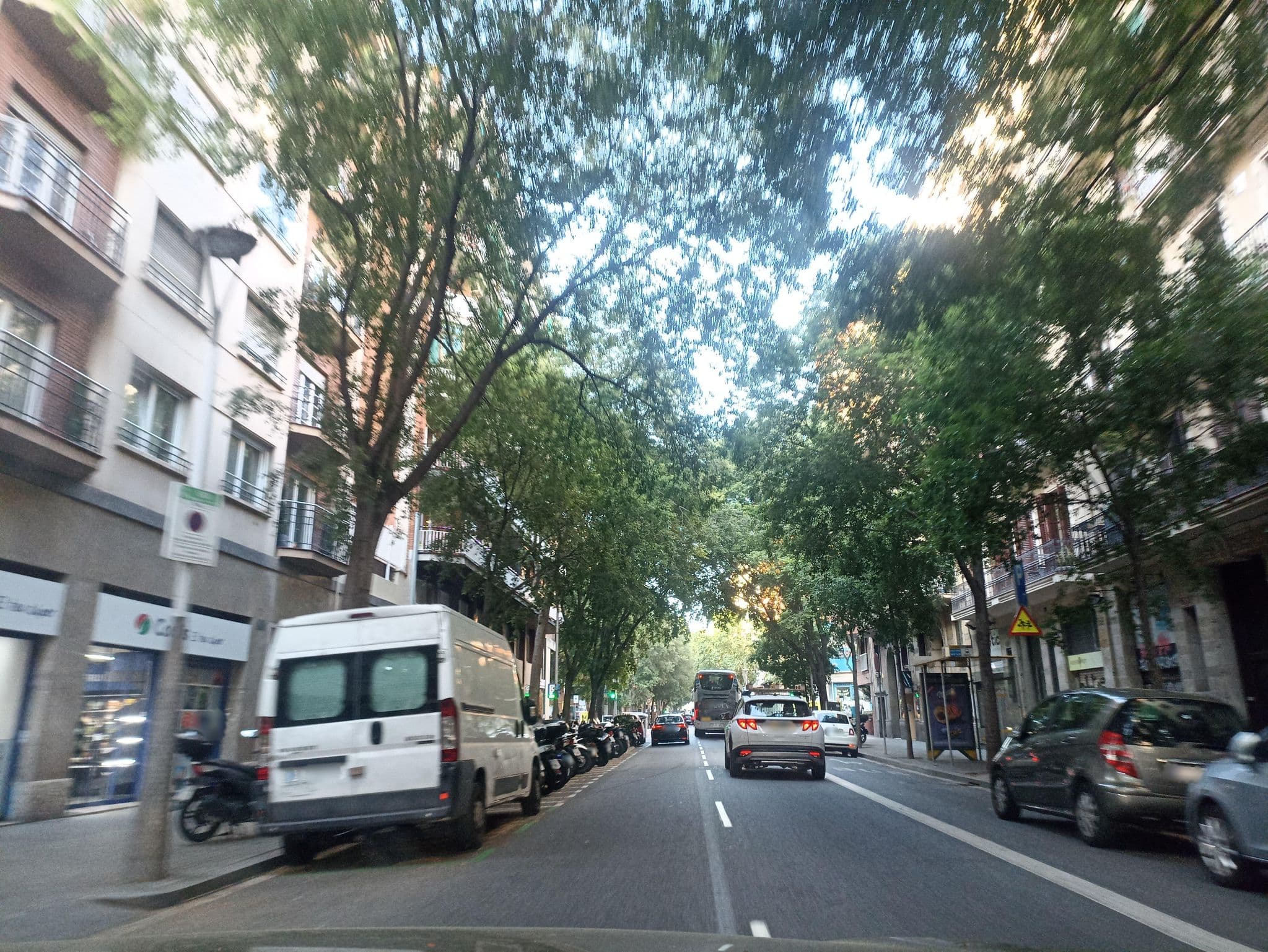 Street view near BP Viladomat Urgell Apartment, Sant Antoni — © toniserra (CC BY-SA · Mapillary)