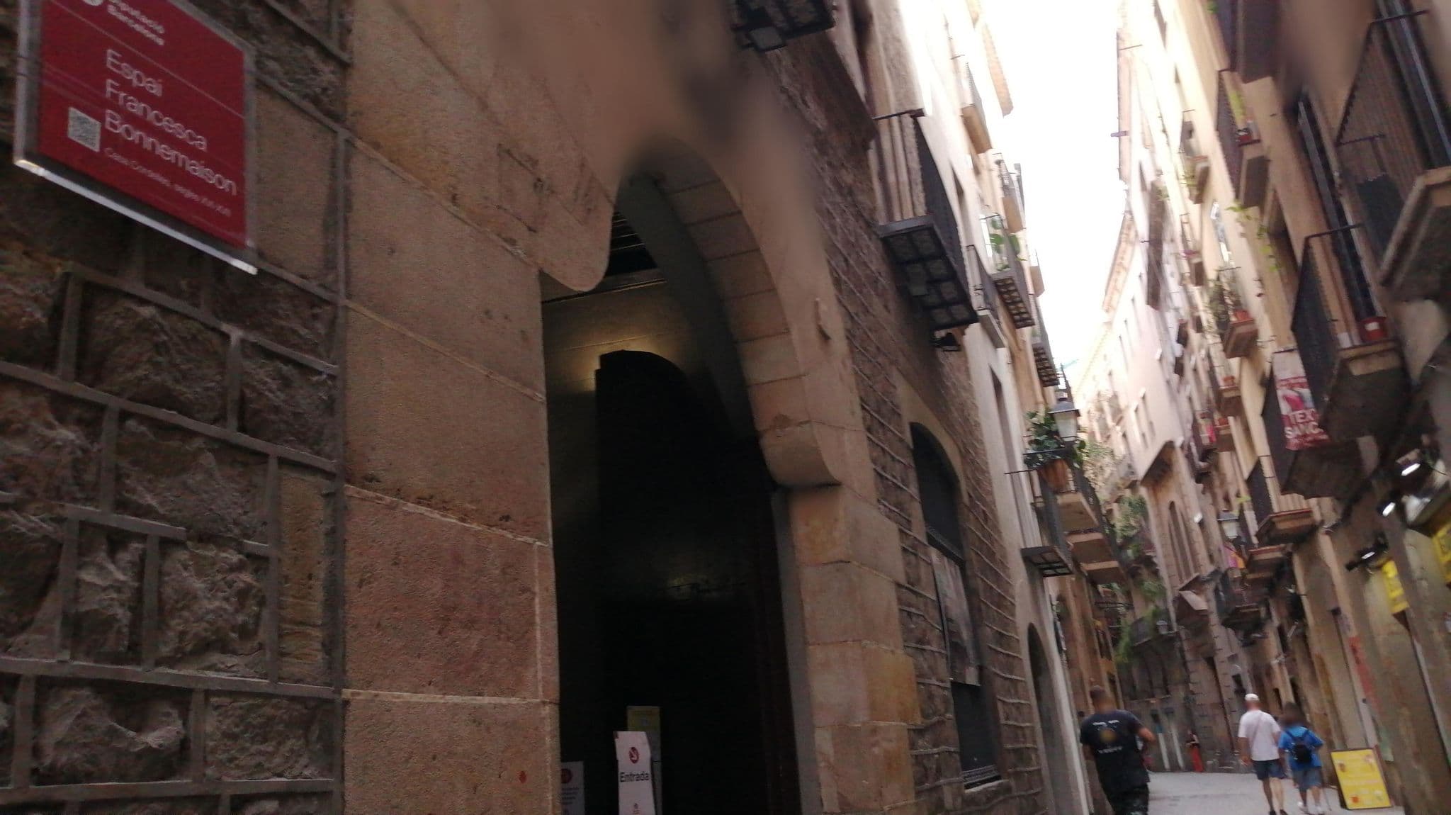 Street view near room 710, Barri Gòtic — © alememex (CC BY-SA · Mapillary)