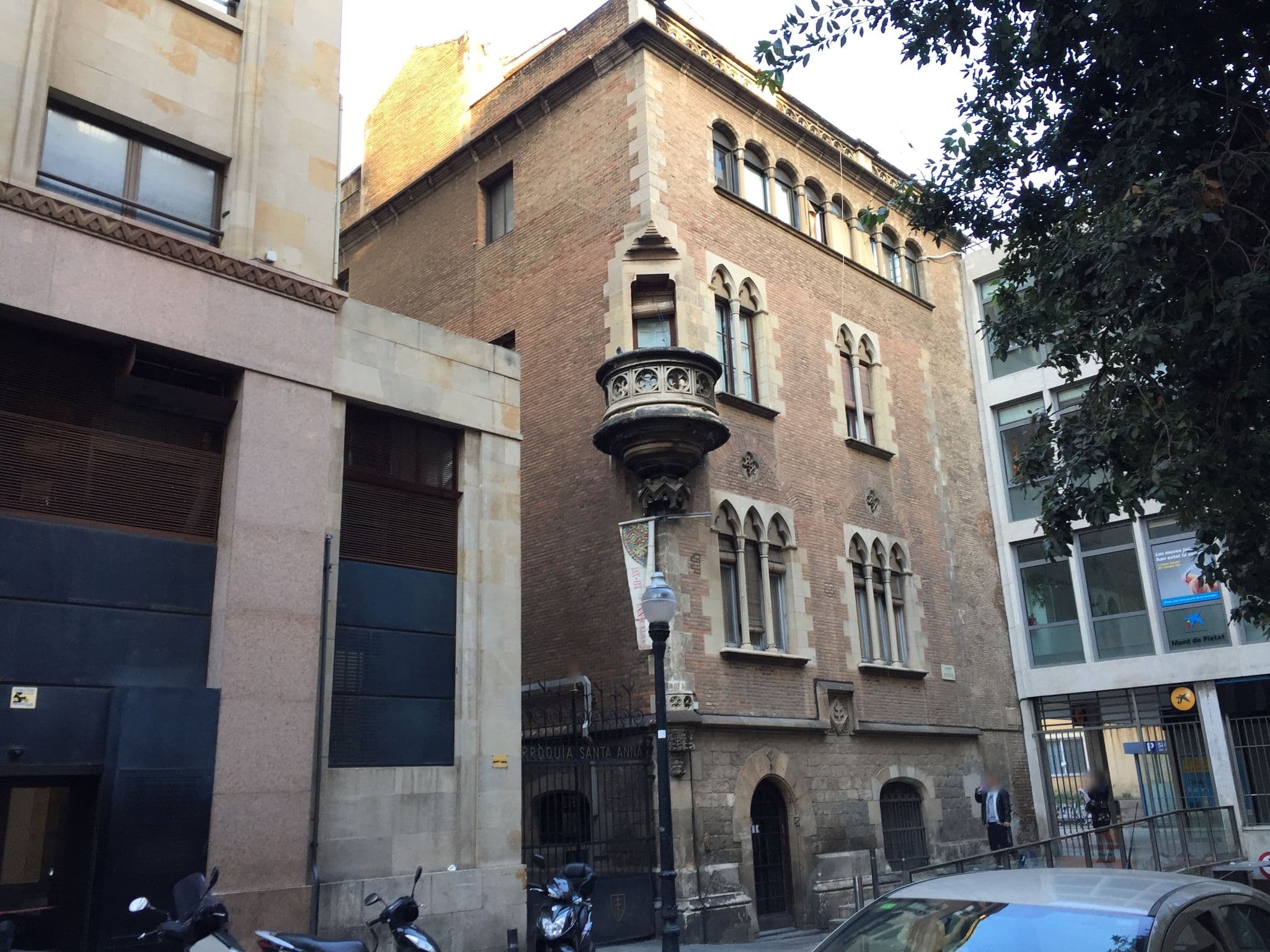 Street view near Waytostay, Barri Gòtic — © richlv (CC BY-SA · Mapillary)