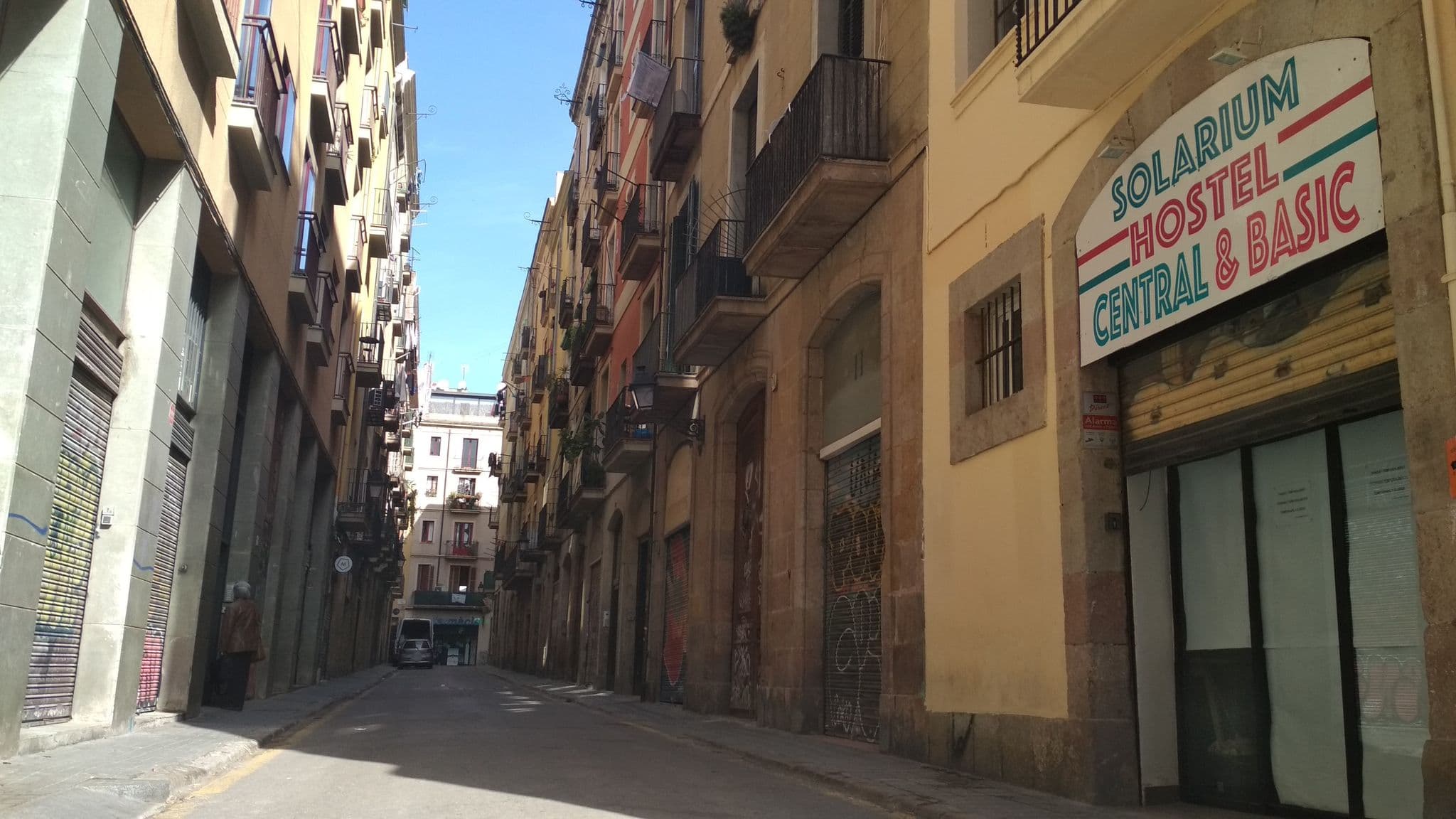 Street view near Pension Solarium, Ciutat Vella — © toniserra (CC BY-SA · Mapillary)