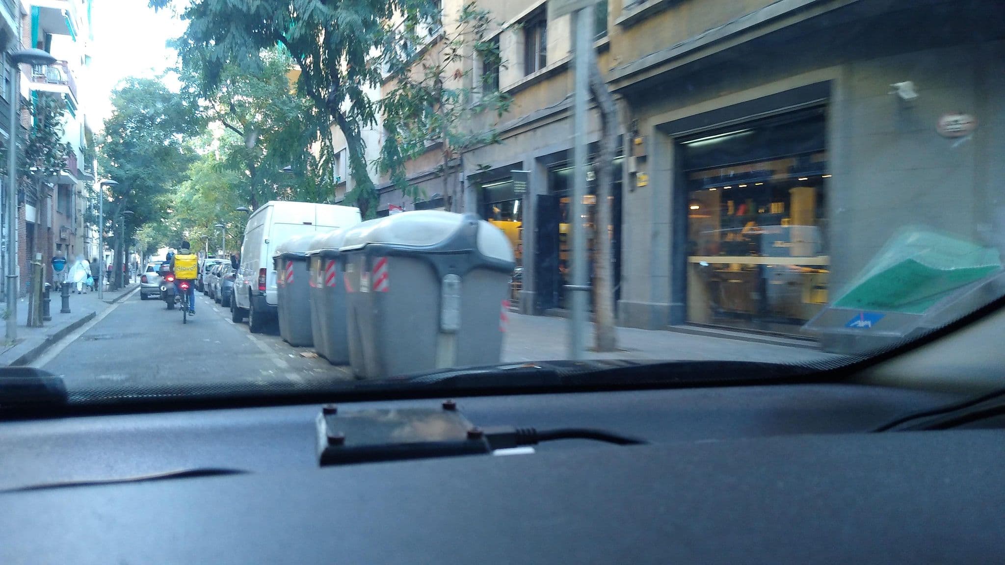 Street view near Roberto's Guesthouse, el Raval — © rhum (CC BY-SA · Mapillary)