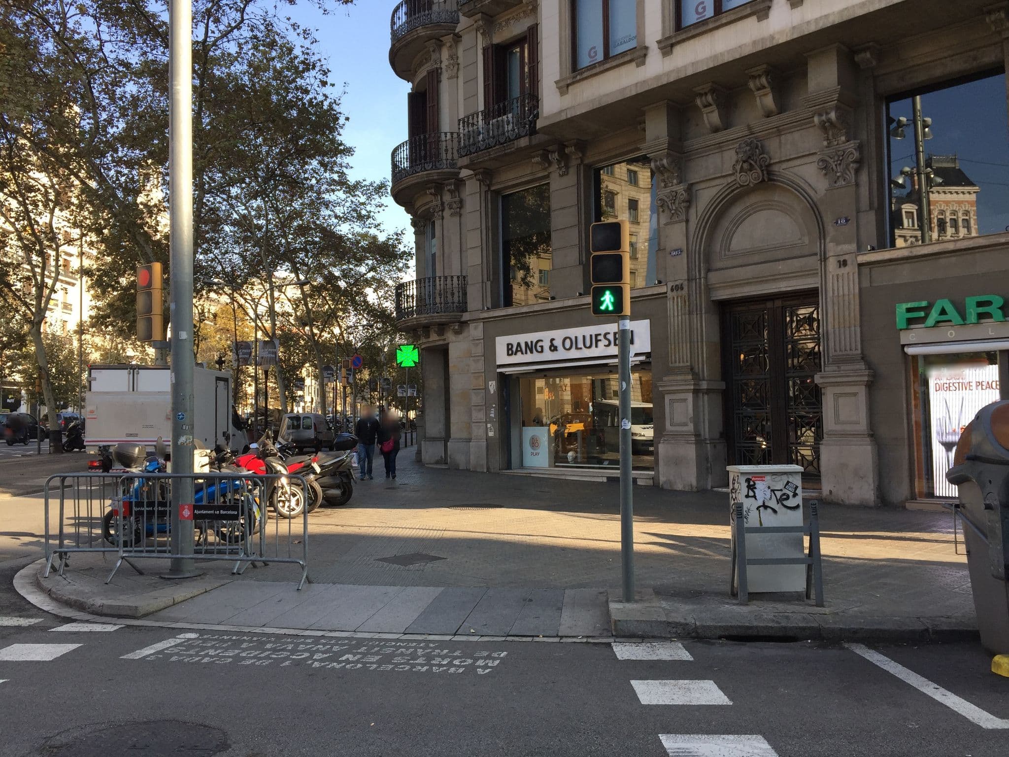 Street view near Asterisca Hotel, Eixample — © richlv (CC BY-SA · Mapillary)