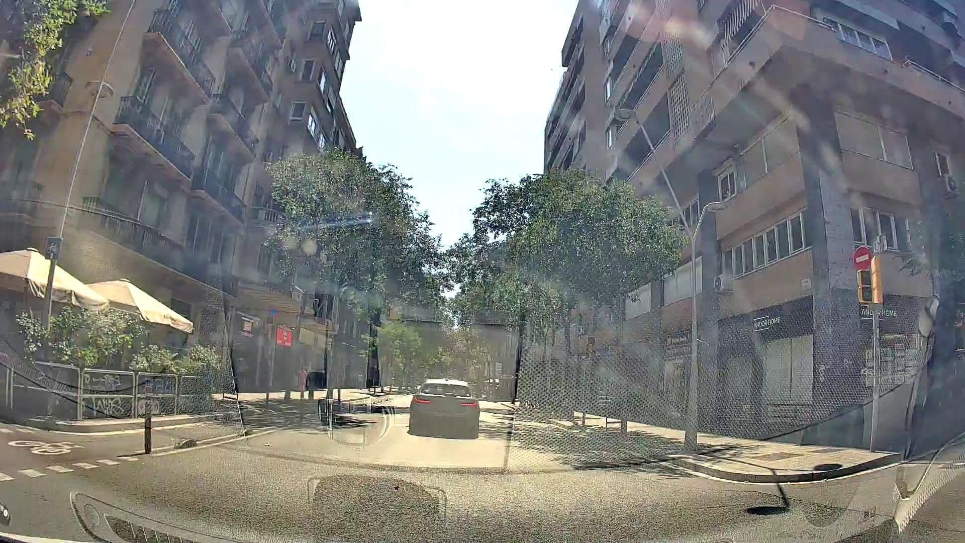 Street view near Hostal Angels, l'Antiga Esquerra de l'Eixample — © m_esp_32 (CC BY-SA · Mapillary)