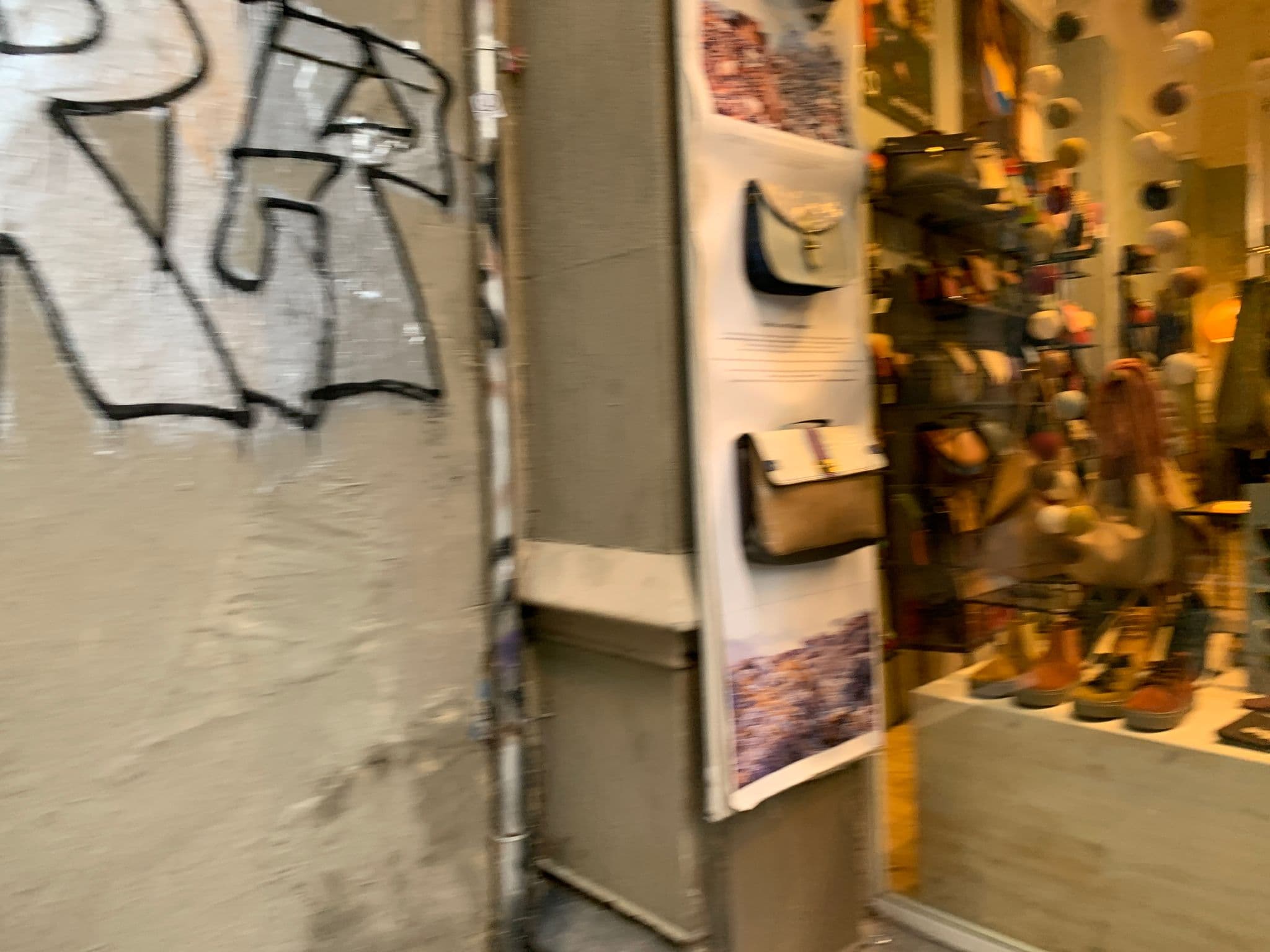 Street view near Sol Y K, Barri Gòtic — © egorka (CC BY-SA · Mapillary)