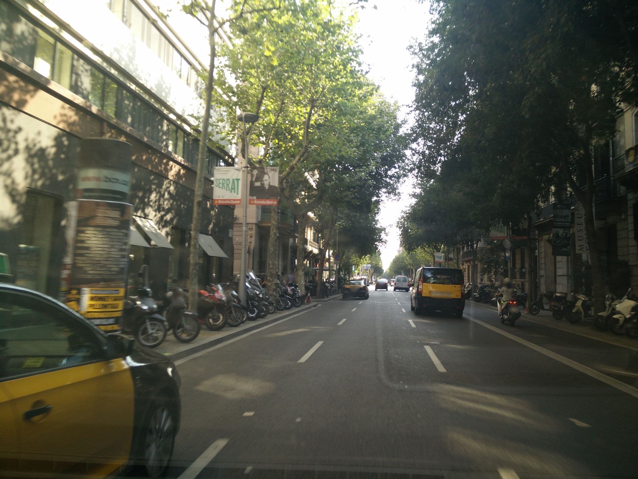 Street view near Fani, Dreta de l'Eixample — © ccossio (CC BY-SA · Mapillary)