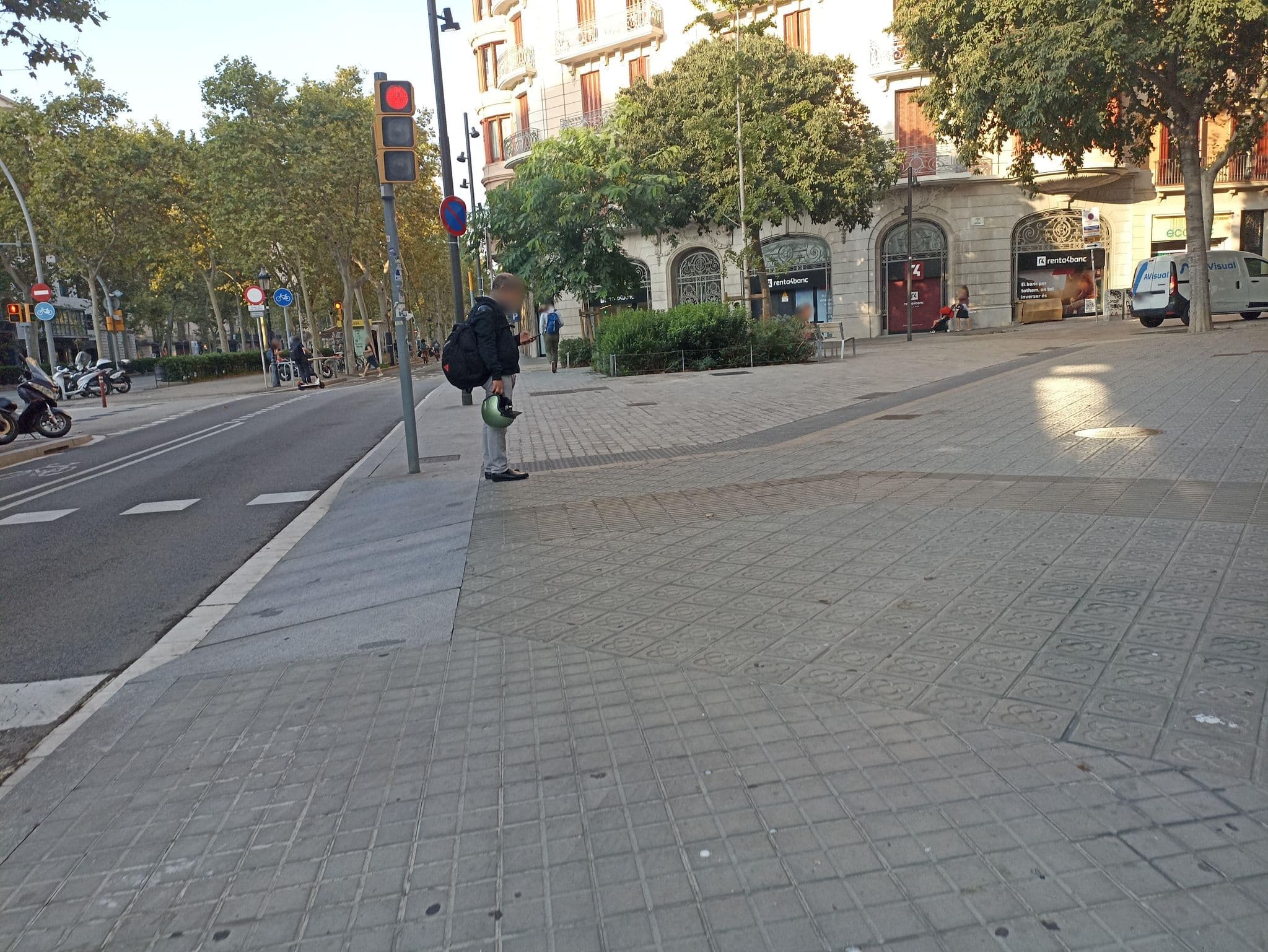 Street view near Awa Barcelona City Centre Hostel, Fort Pienc — © toniserra (CC BY-SA · Mapillary)