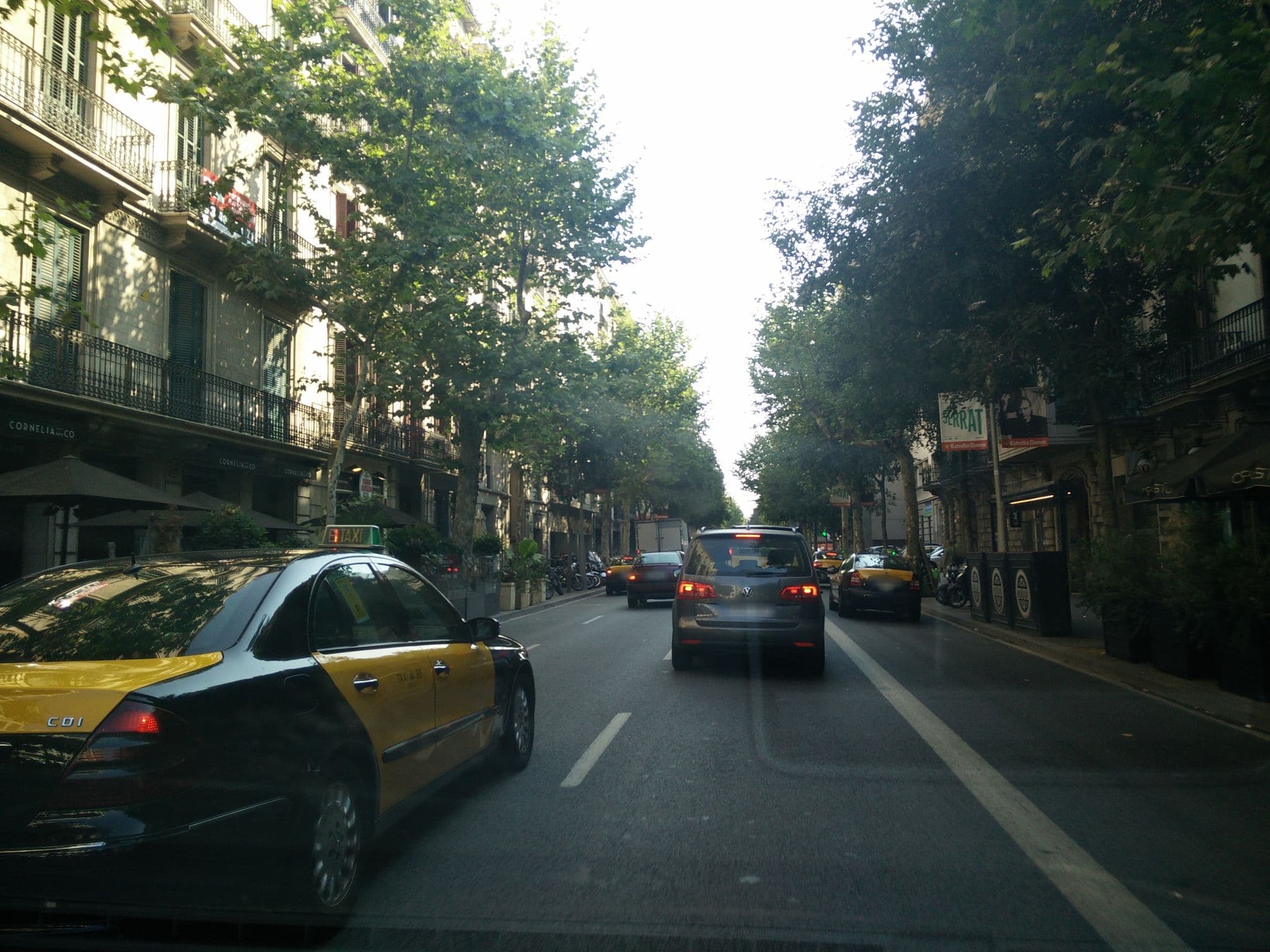 Street view near Tierra Azul, Eixample — © ccossio (CC BY-SA · Mapillary)