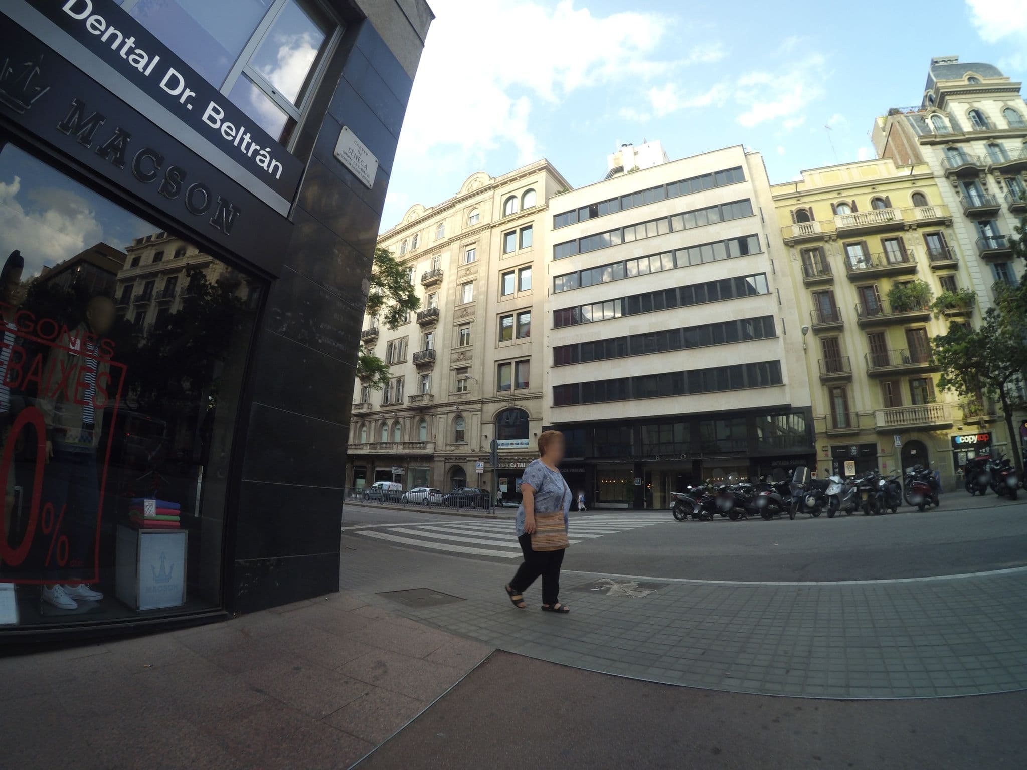 Street view near abba Balmoral Hotel, Gràcia — © pstng (CC BY-SA · Mapillary)