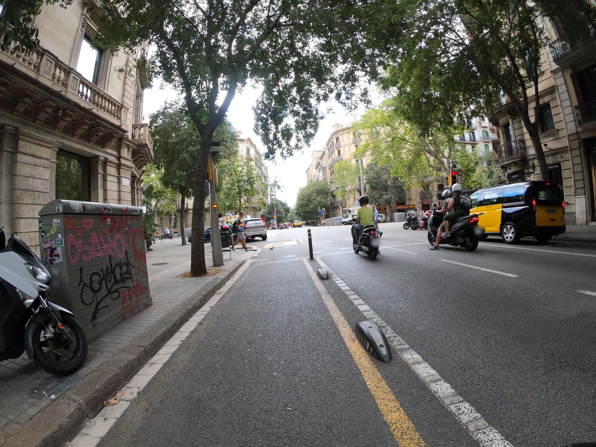 Street view near Hotel Claris - Pooldeck, Dreta de l'Eixample — © rubencarbonero (CC BY-SA · Mapillary)