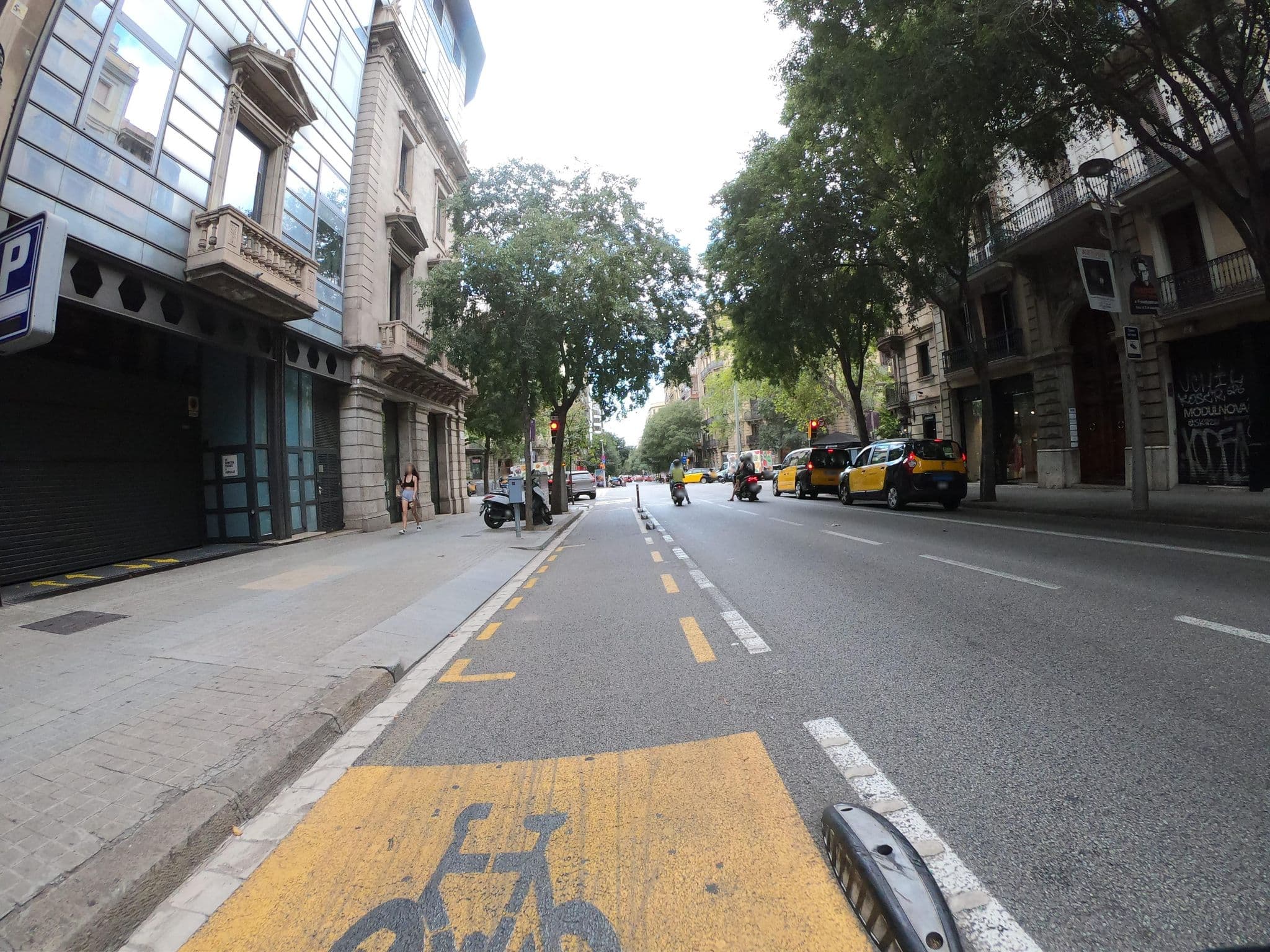 Street view near The Claris Suites, Dreta de l'Eixample — © rubencarbonero (CC BY-SA · Mapillary)