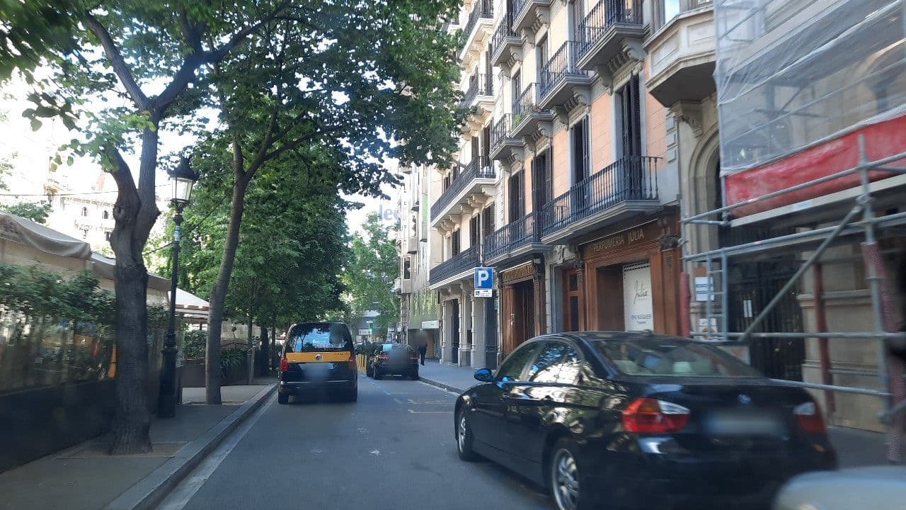 Street view near Art y Casa, Eixample — © aariassanta (CC BY-SA · Mapillary)