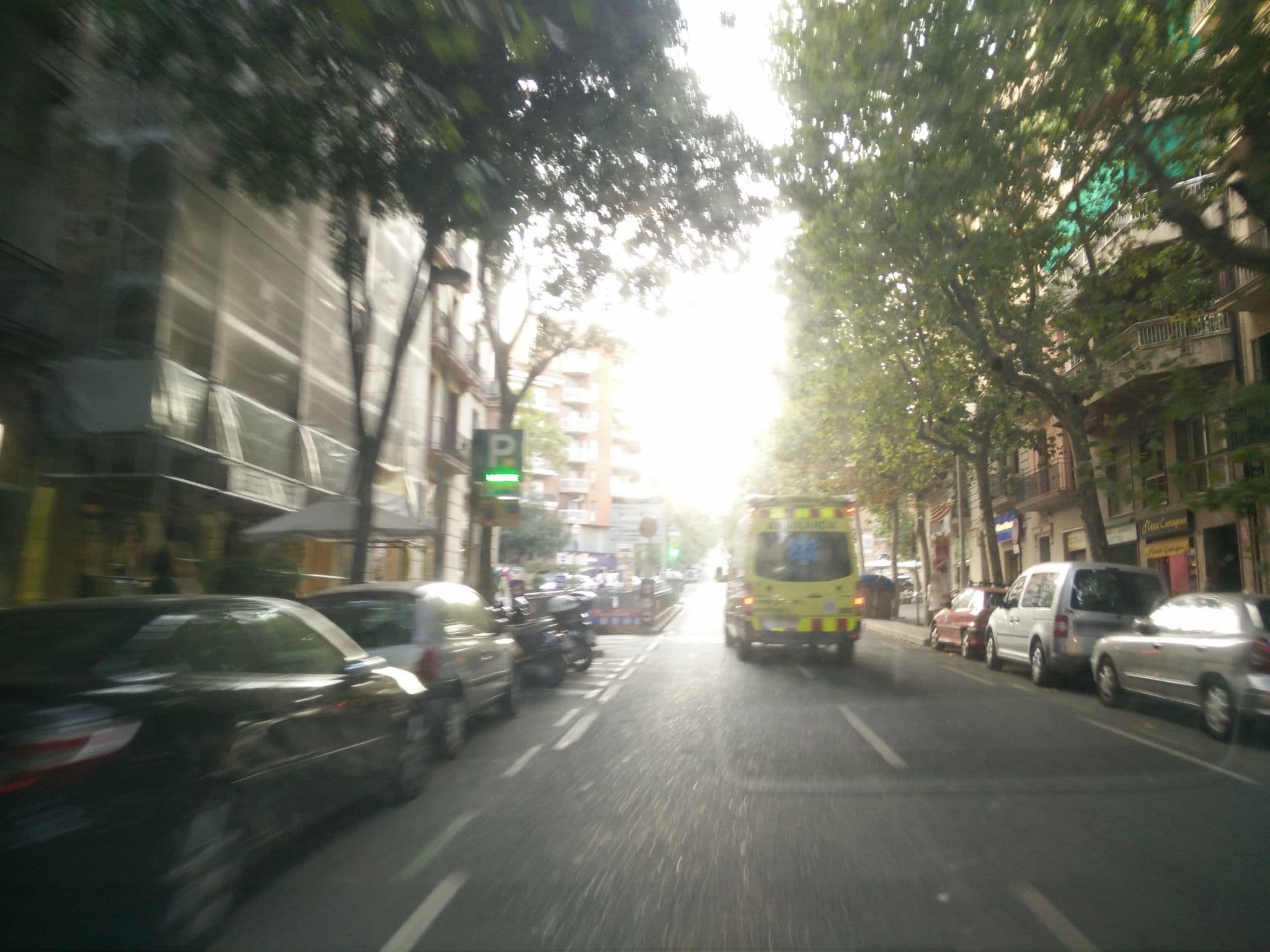 Street view near Hotel Husa Avenida Palace, el Baix Guinardó — © ccossio (CC BY-SA · Mapillary)