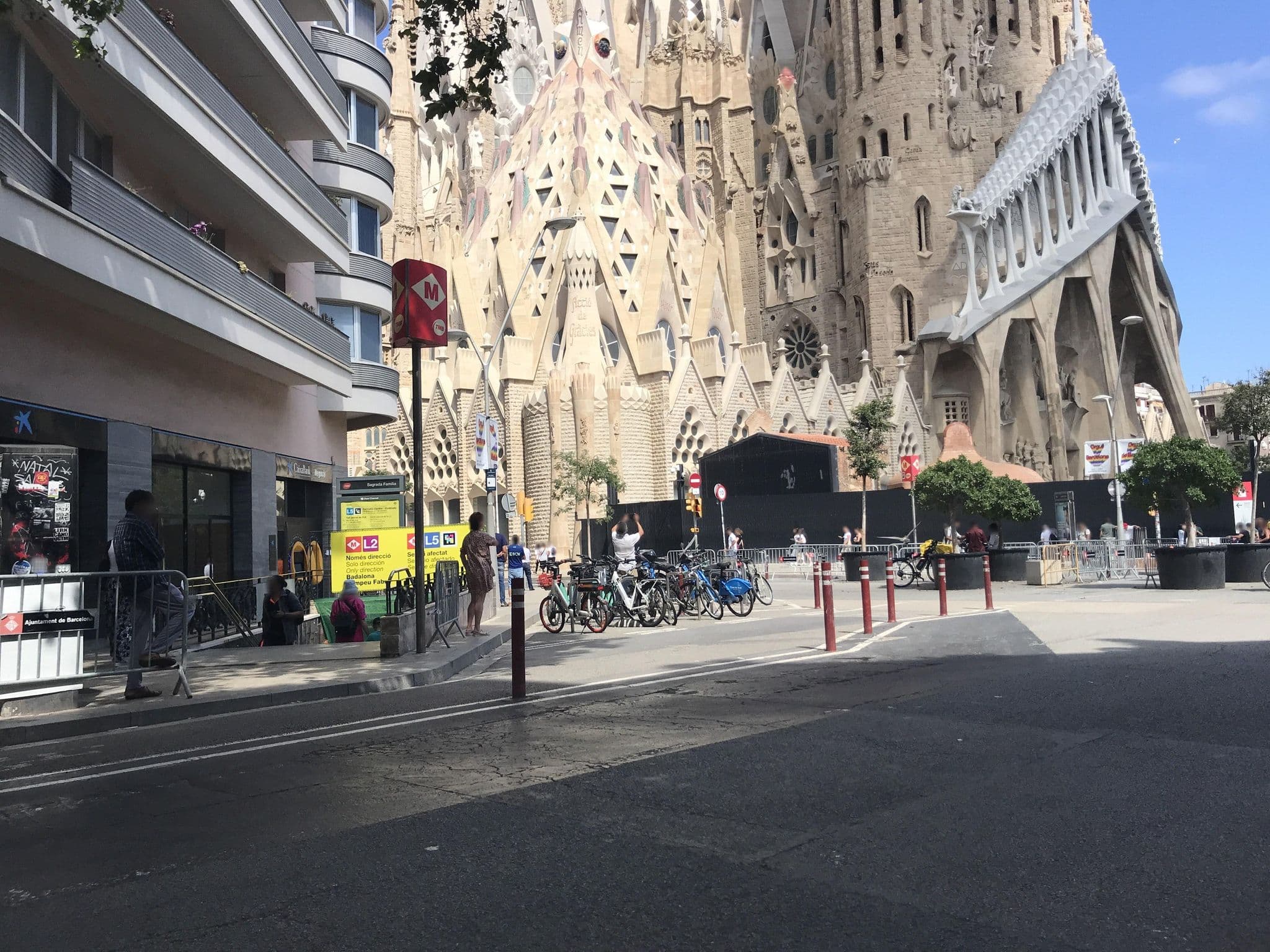 Street view near Guillaume's crib, Sagrada Família — © miguel_andrade (CC BY-SA · Mapillary)