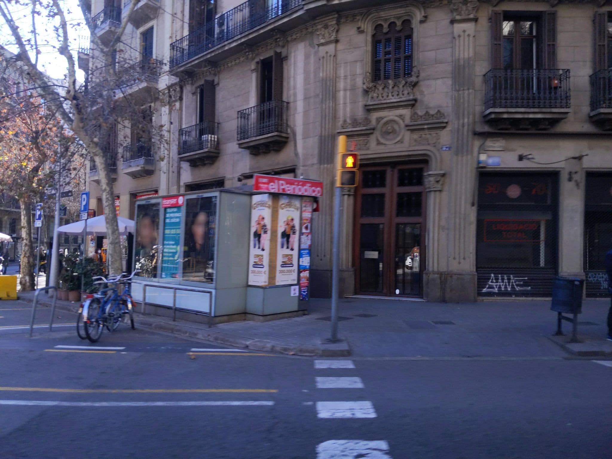 Street view near Suite a Bcn, Dreta de l'Eixample — © morrocoyvolador (CC BY-SA · Mapillary)